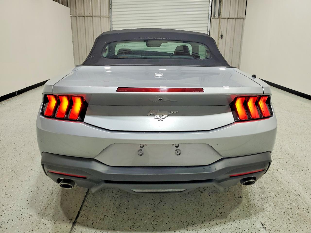 2026 Ford Mustang Серебряный vin: 1FAGP8UH6T5112808