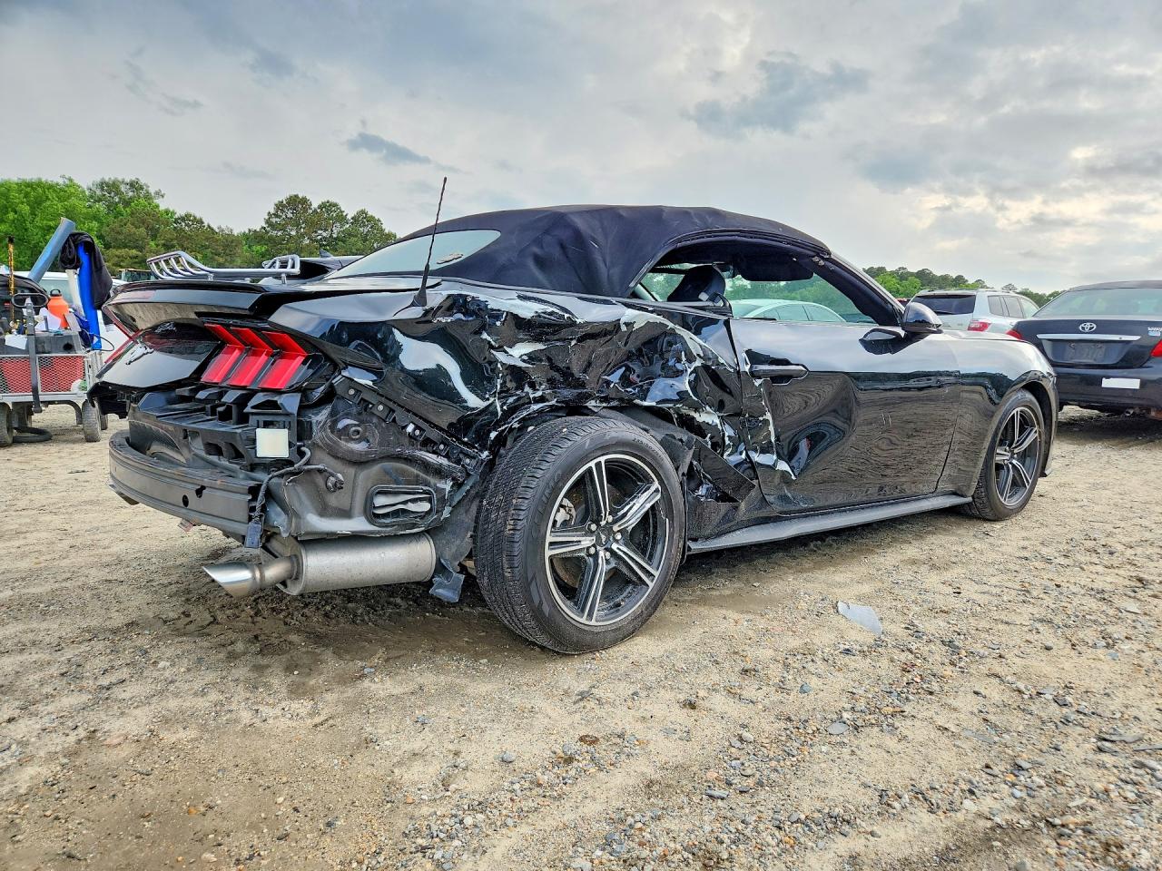 2024 Ford Mustang Black vin: 1FAGP8UH7R5126726