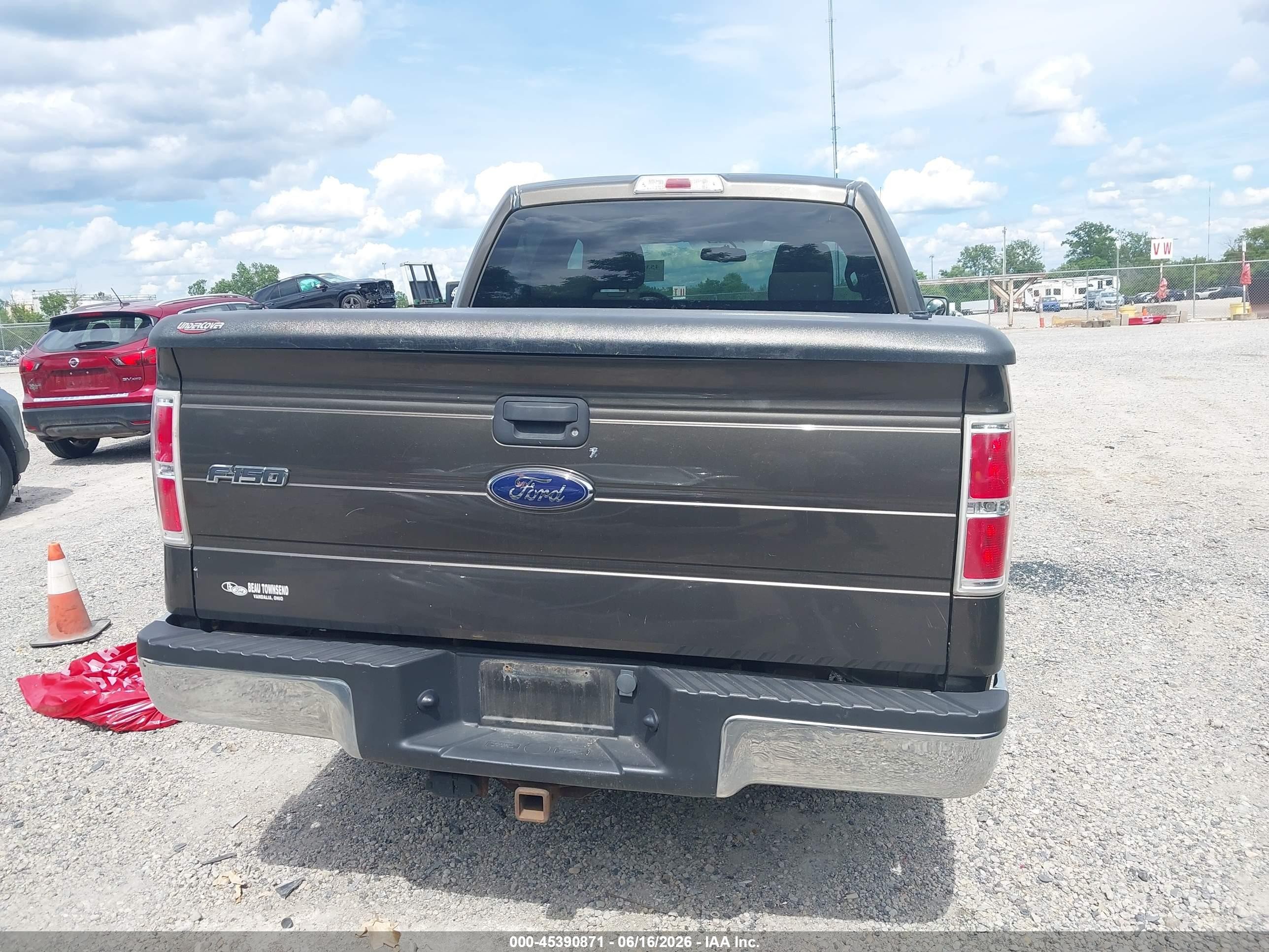 2009 Ford F150 Beige vin: 1FAGW12839FA97350