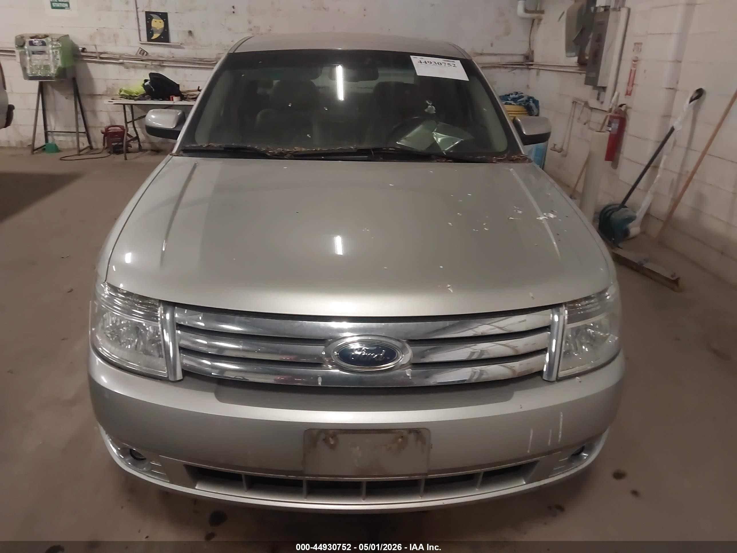 2008 Ford Taurus   Серебряный vin: 1FAH024W78G143030