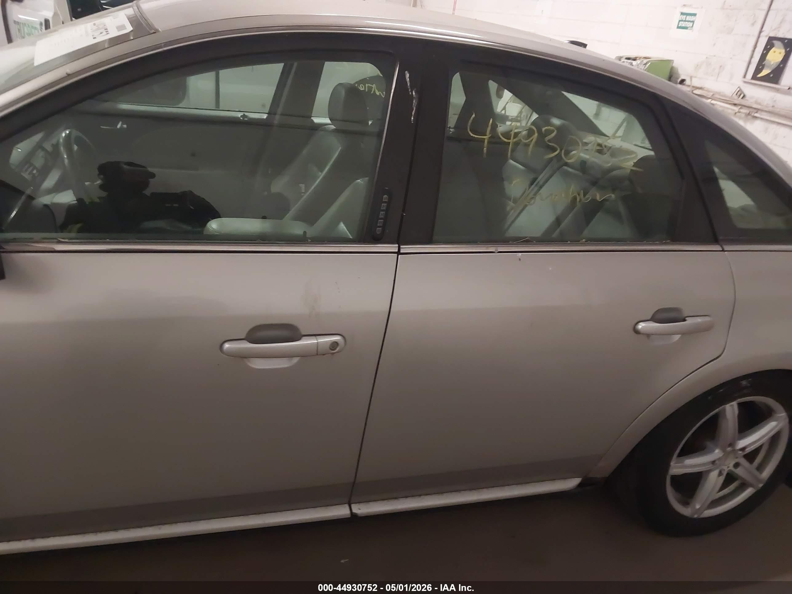 2008 Ford Taurus   Серебряный vin: 1FAH024W78G143030