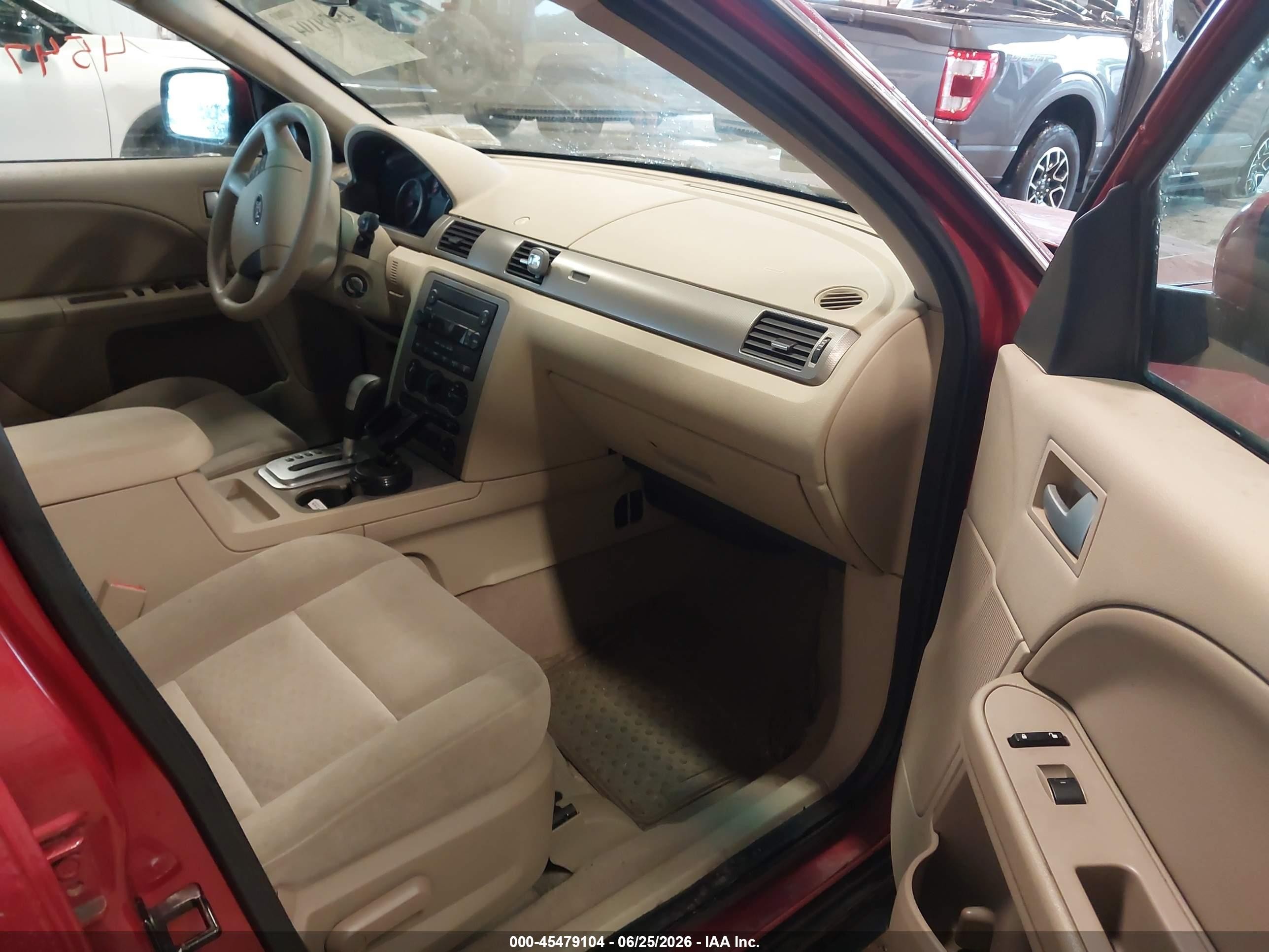 2005 Ford Five Hundred Se Red vin: 1FAHP23145G132651