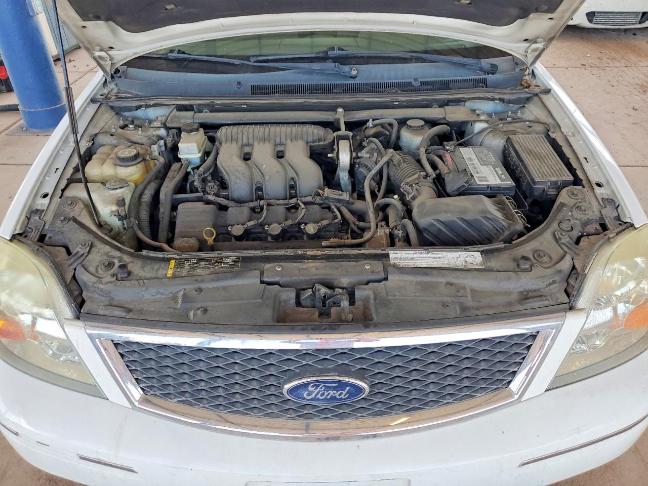 2005 Ford Five Hundred Se White vin: 1FAHP23175G151341