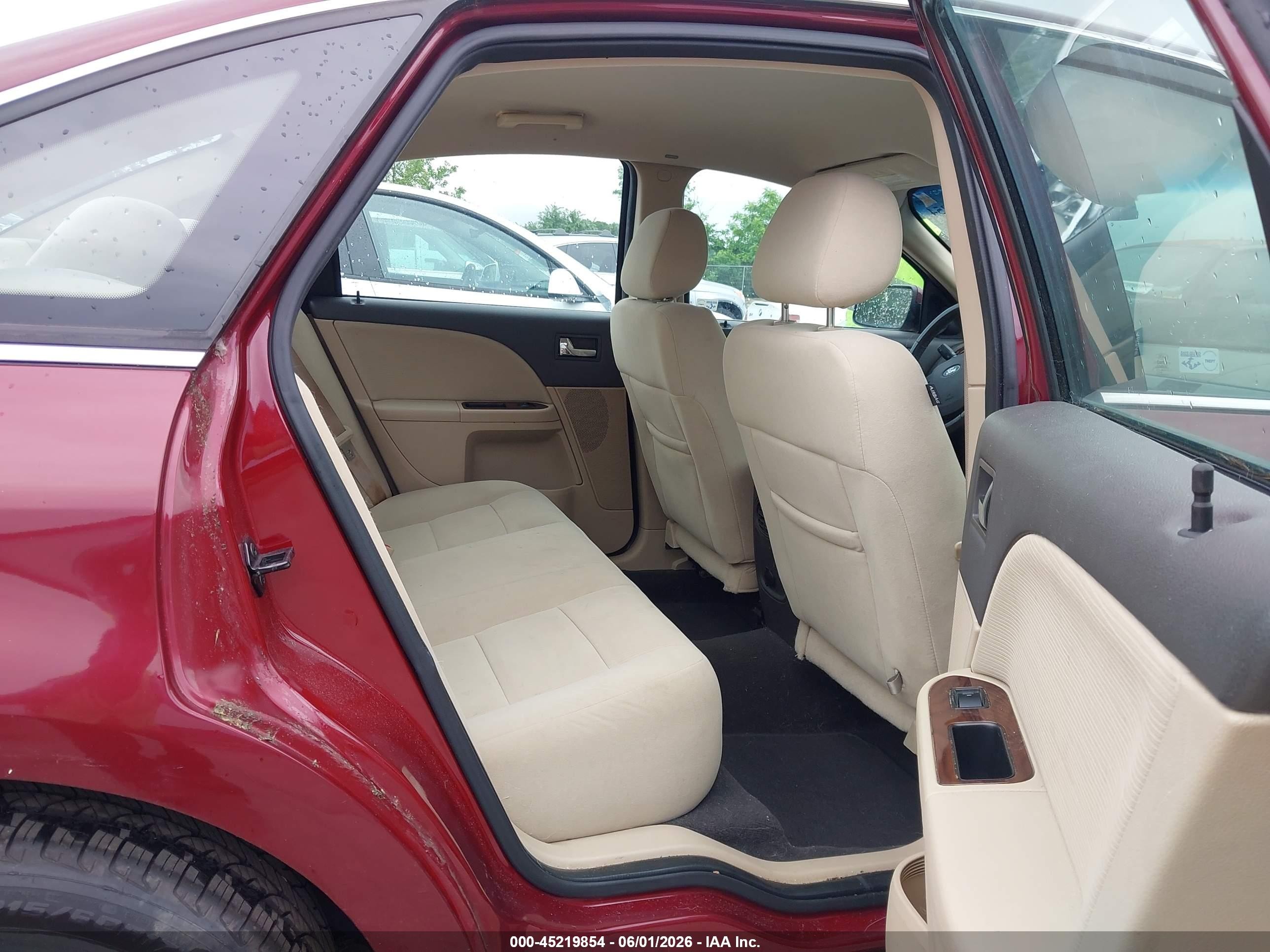 2008 Ford Taurus Sel Red vin: 1FAHP24W08G126179