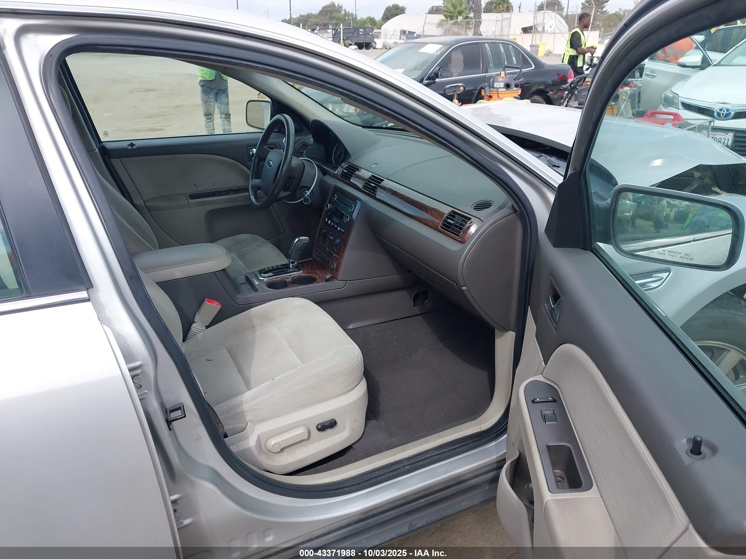 2008 Ford Taurus Sel Silver vin: 1FAHP24W68G166587