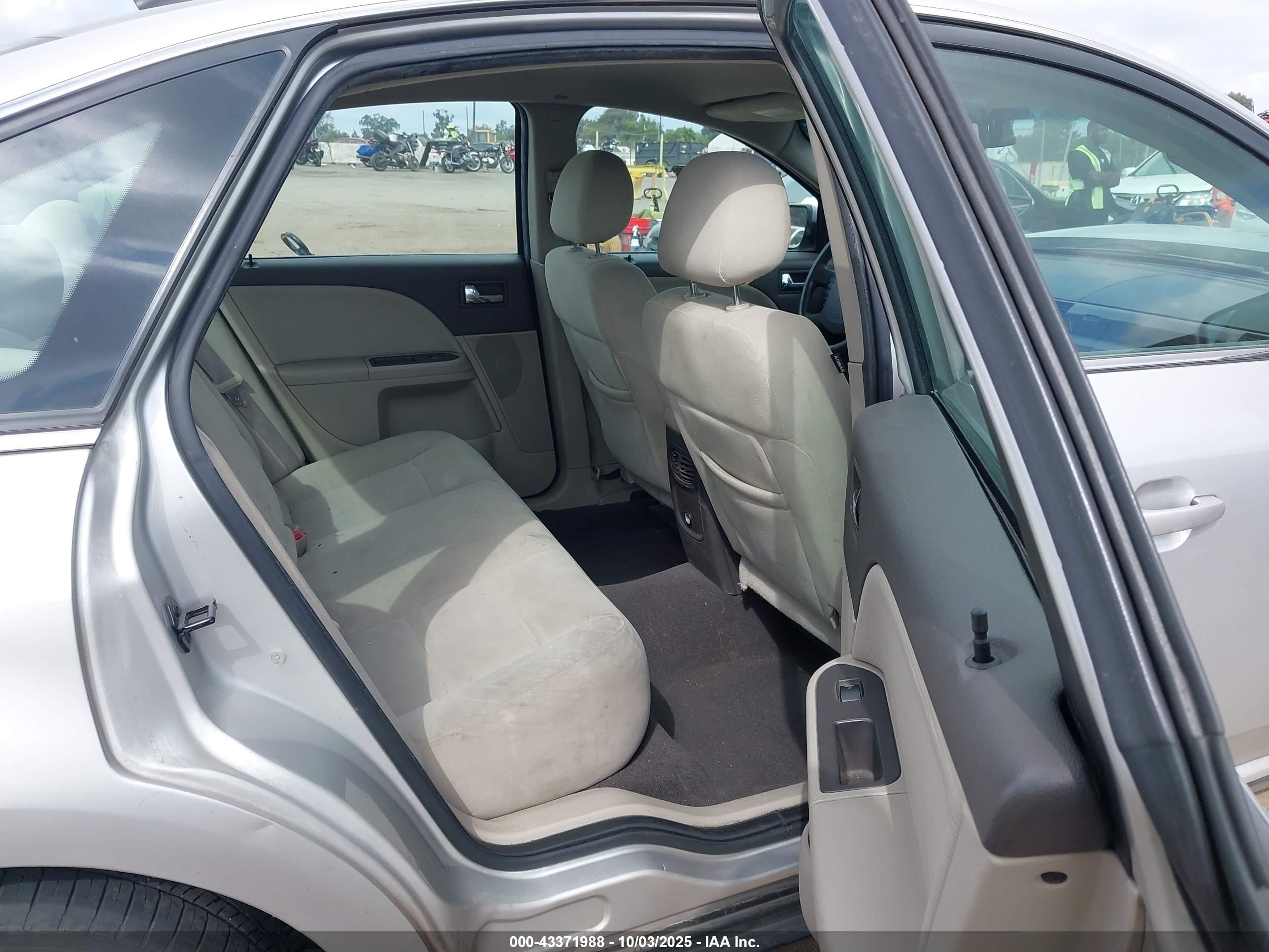 2008 Ford Taurus Sel Silver vin: 1FAHP24W68G166587