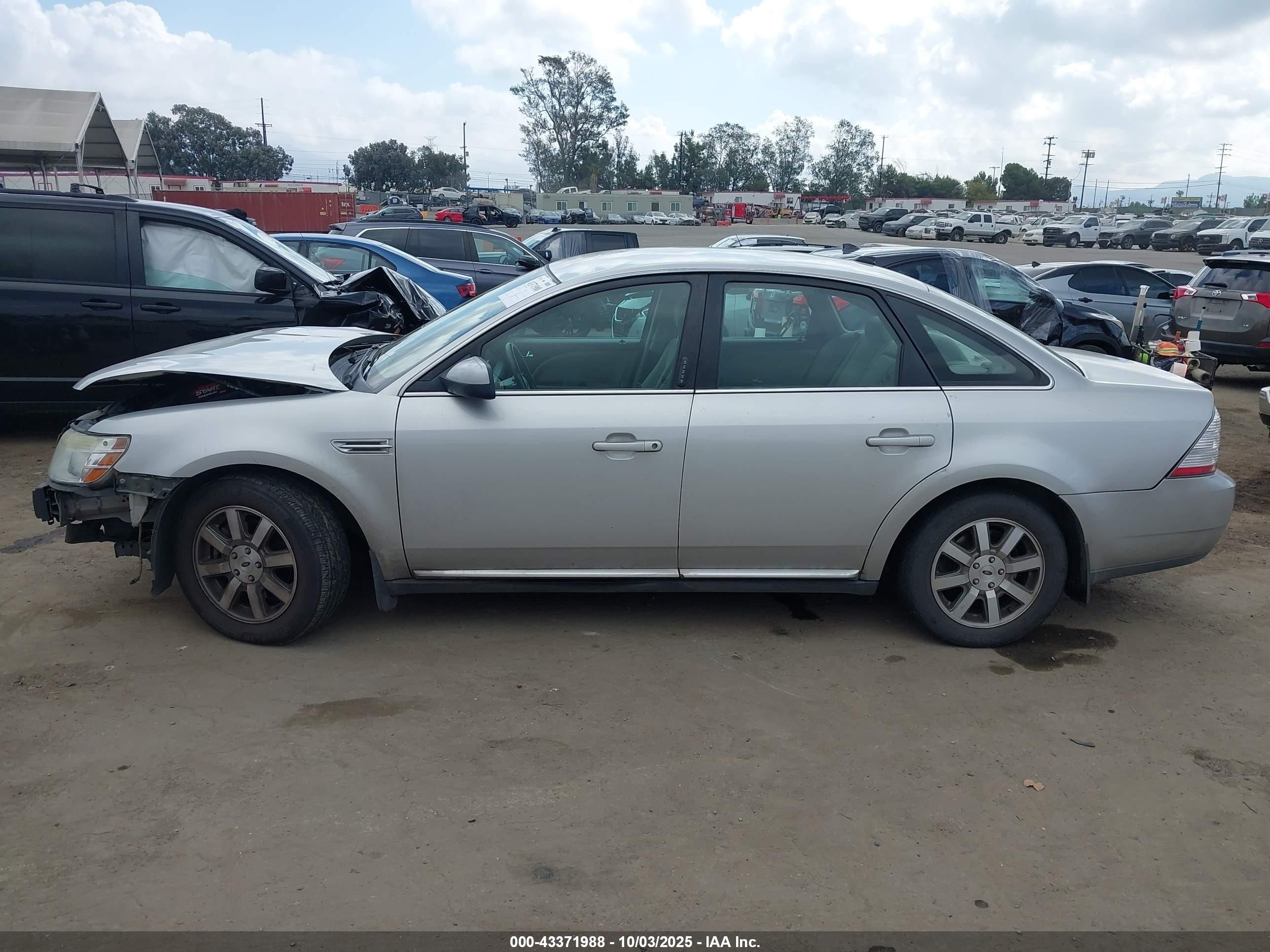 2008 Ford Taurus Sel Silver vin: 1FAHP24W68G166587