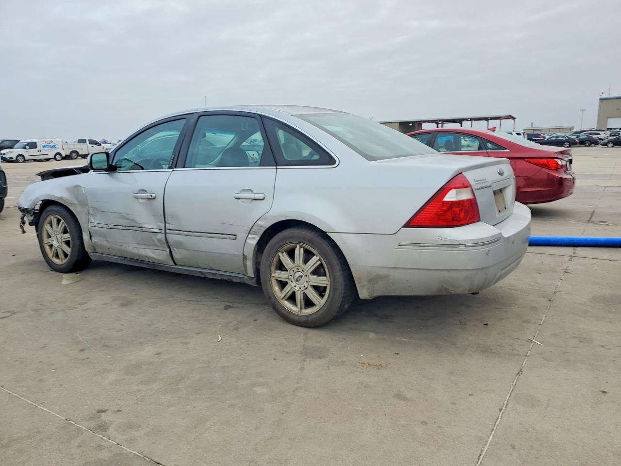 2005 Ford Five Hundred Limited Silver vin: 1FAHP25145G188313