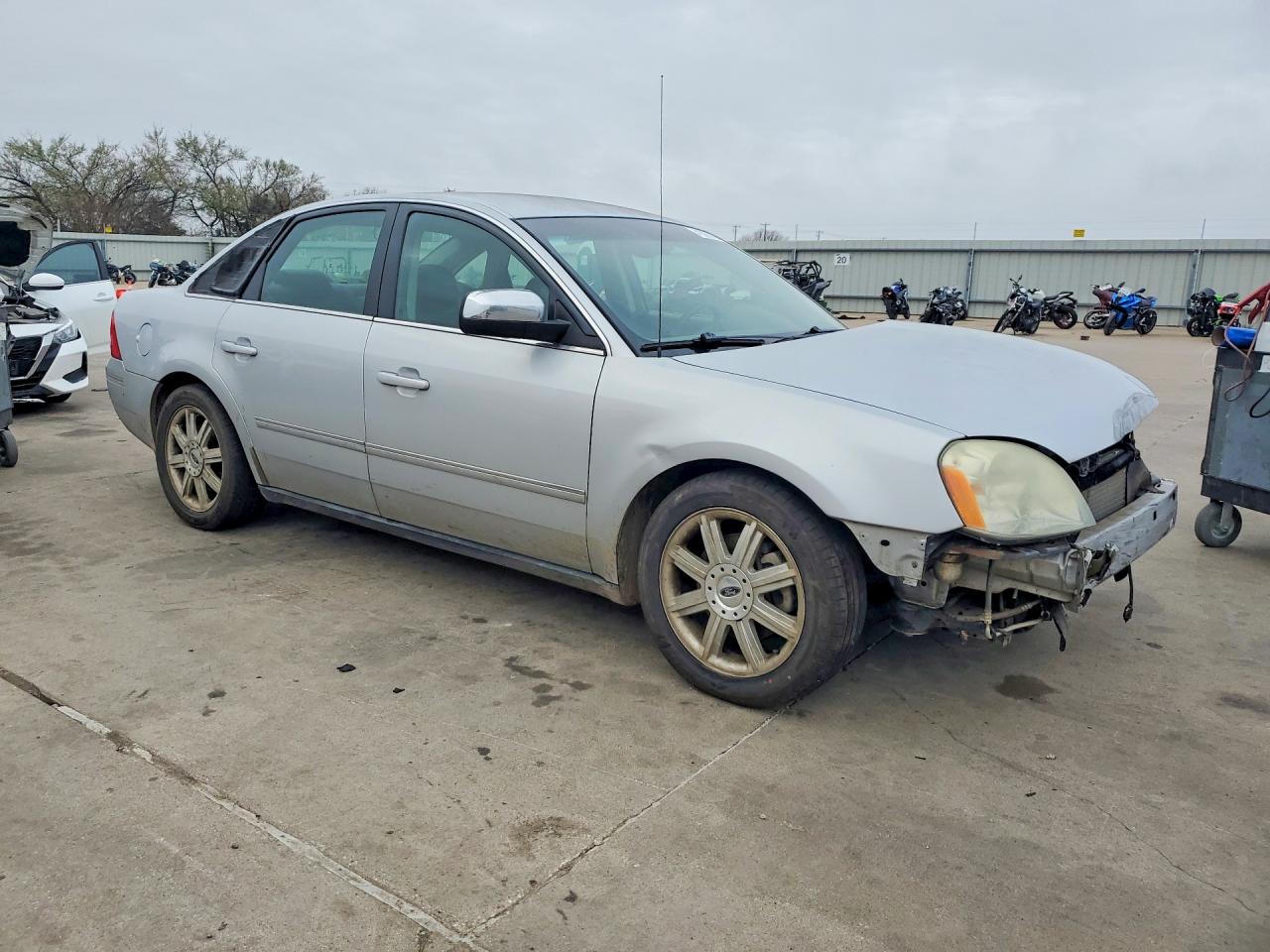 2005 Ford Five Hundred Limited Silver vin: 1FAHP25145G188313