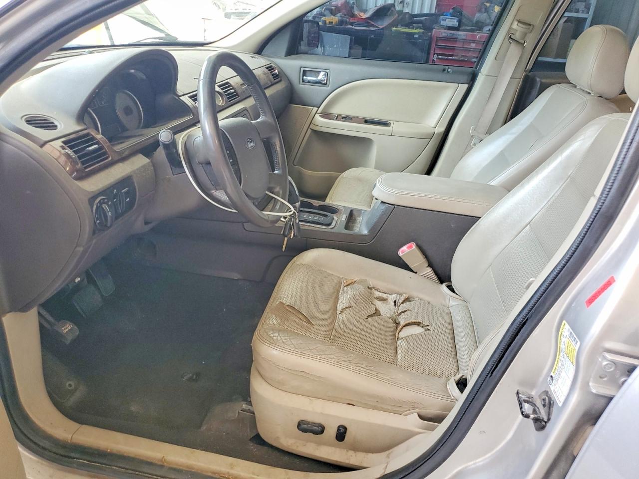 2008 Ford Taurus Limited Silver vin: 1FAHP25W08G179804