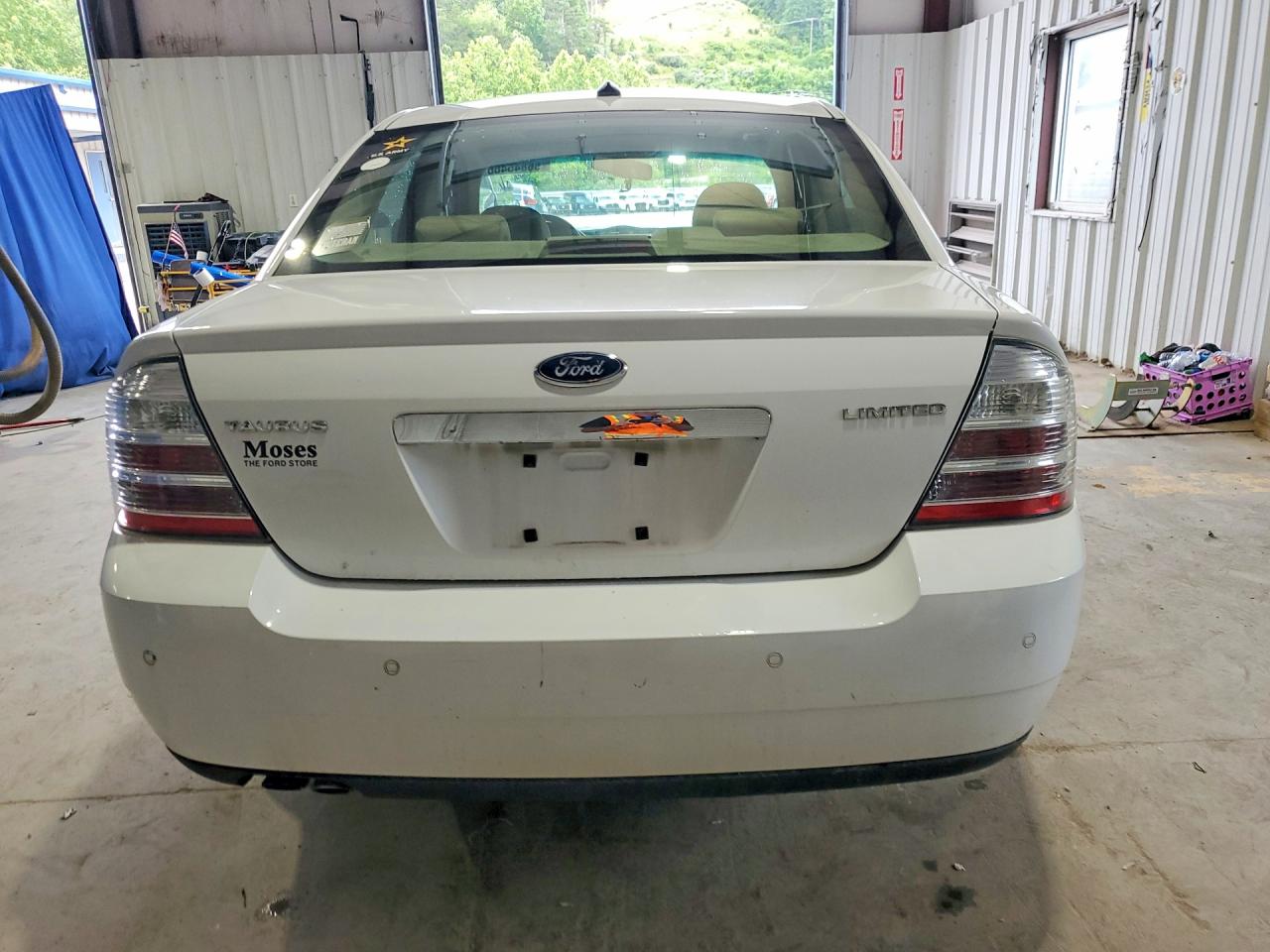 2008 Ford Taurus Limited Белый vin: 1FAHP25W18G127808
