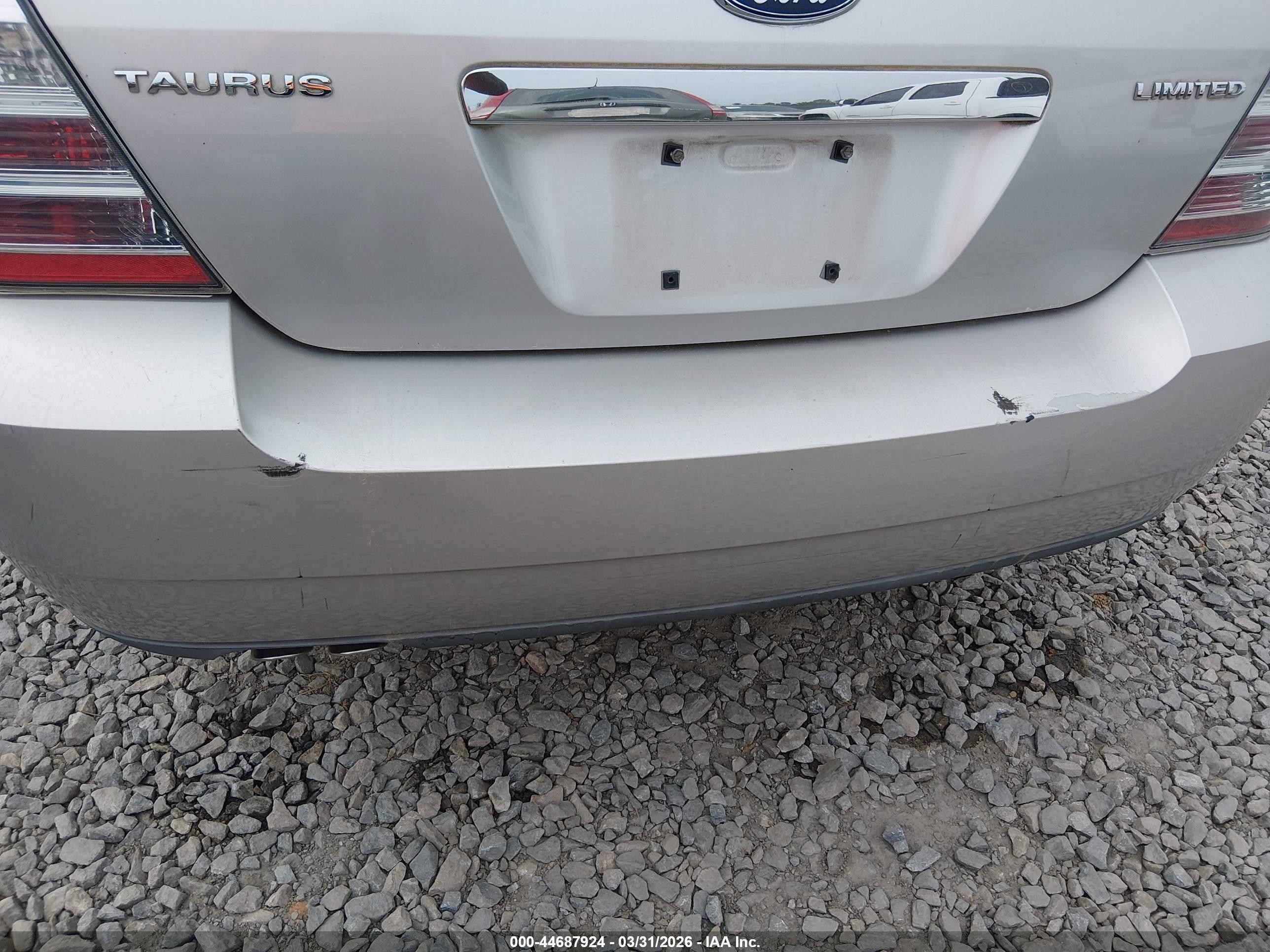 2008 Ford Taurus Limited Silver vin: 1FAHP25W28G177018