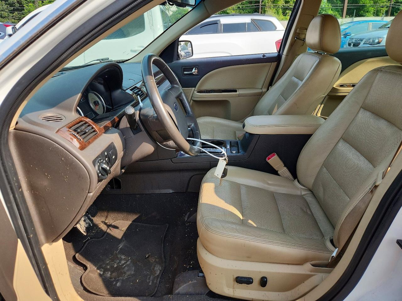 2008 Ford Taurus Limited Белый vin: 1FAHP25W48G175433