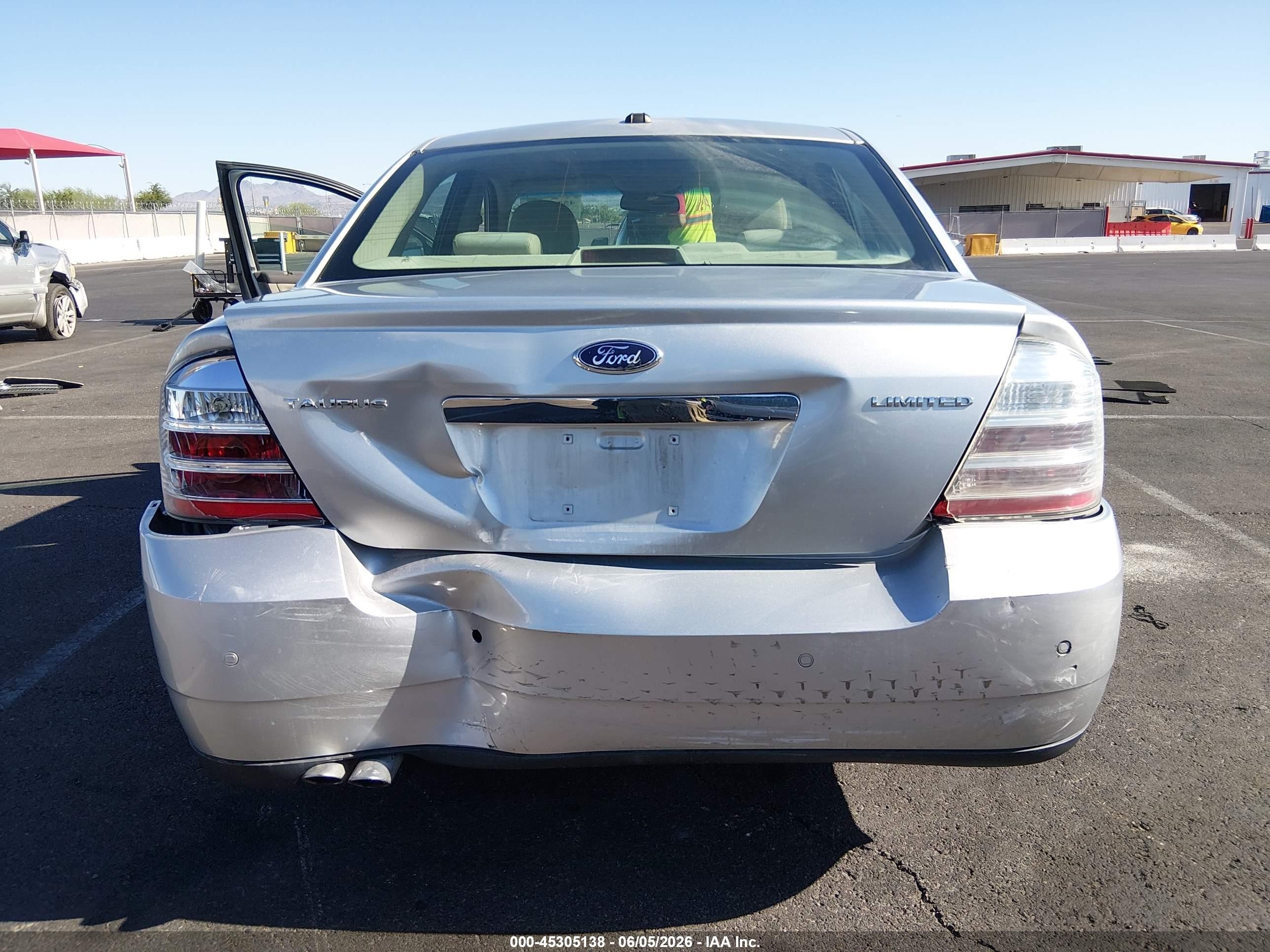 2009 Ford Taurus Limited Silver vin: 1FAHP25W69G125697