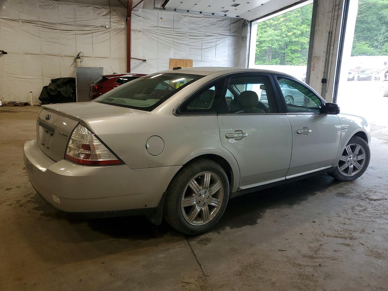 2009 Ford Taurus Limited Серебряный vin: 1FAHP25W79G125823