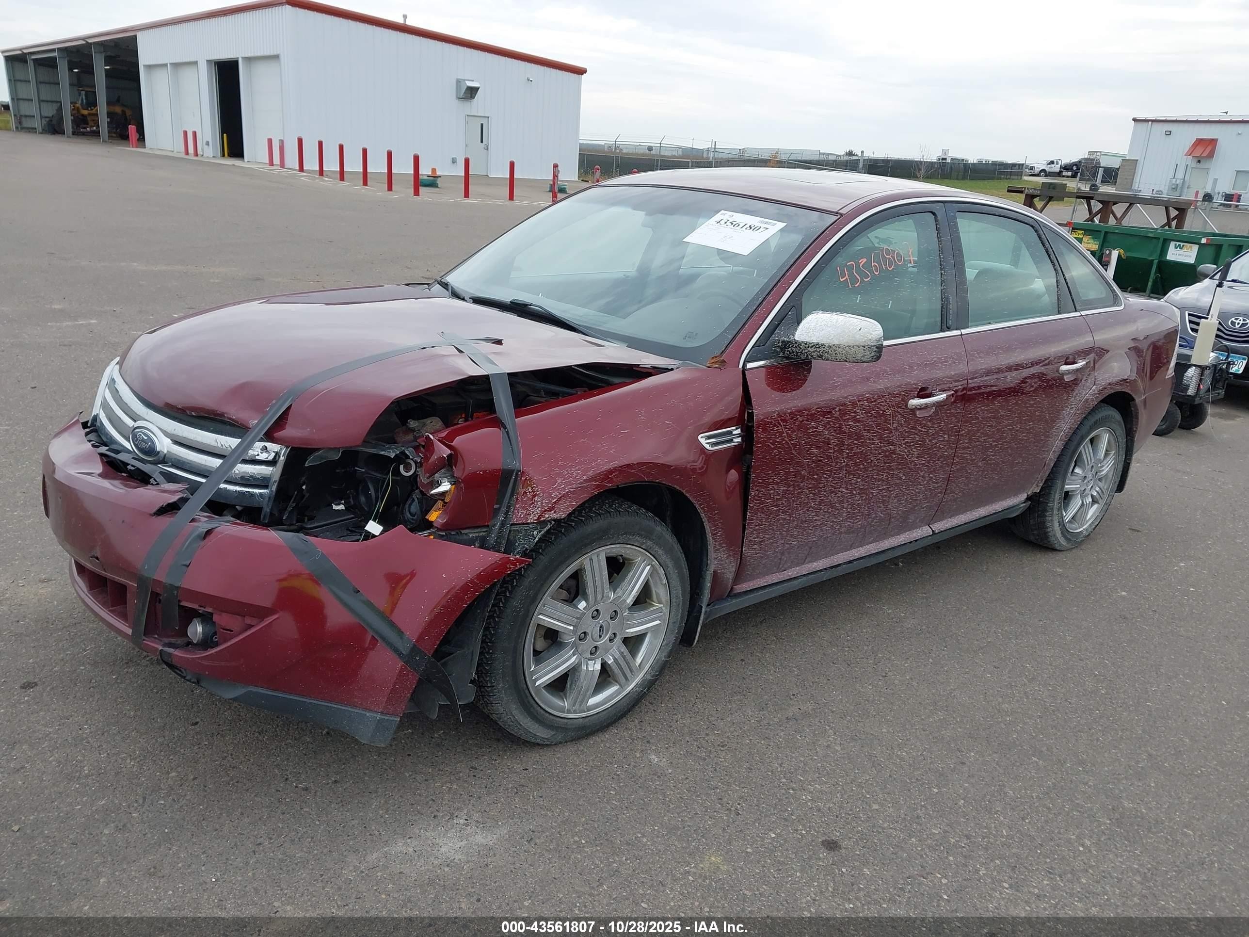 2008 Ford Taurus Limited Red vin: 1FAHP25W98G173614
