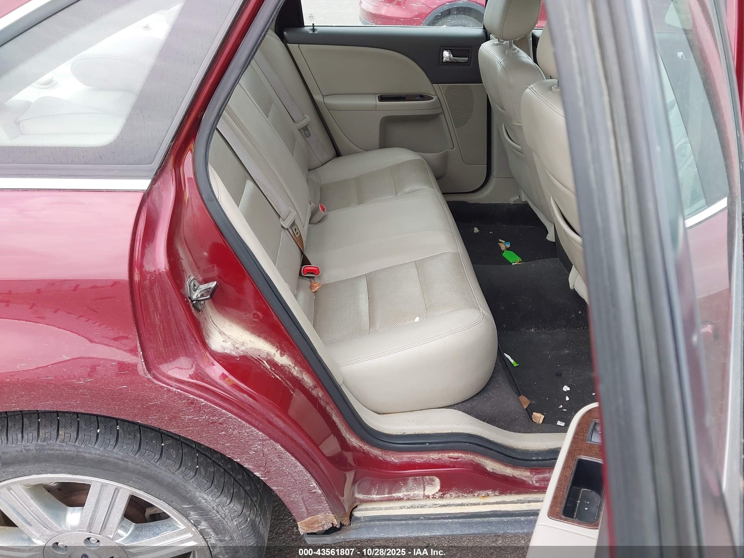 2008 Ford Taurus Limited Red vin: 1FAHP25W98G173614
