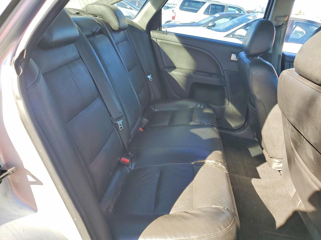 2005 Ford Five Hundred Limited Silver vin: 1FAHP281X5G194709