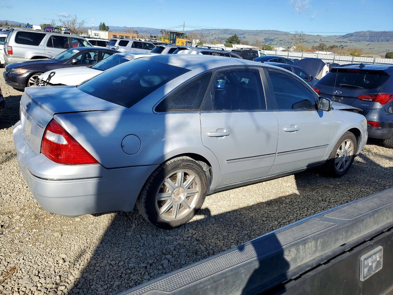 2005 Ford Five Hundred Limited Silver vin: 1FAHP281X5G194709