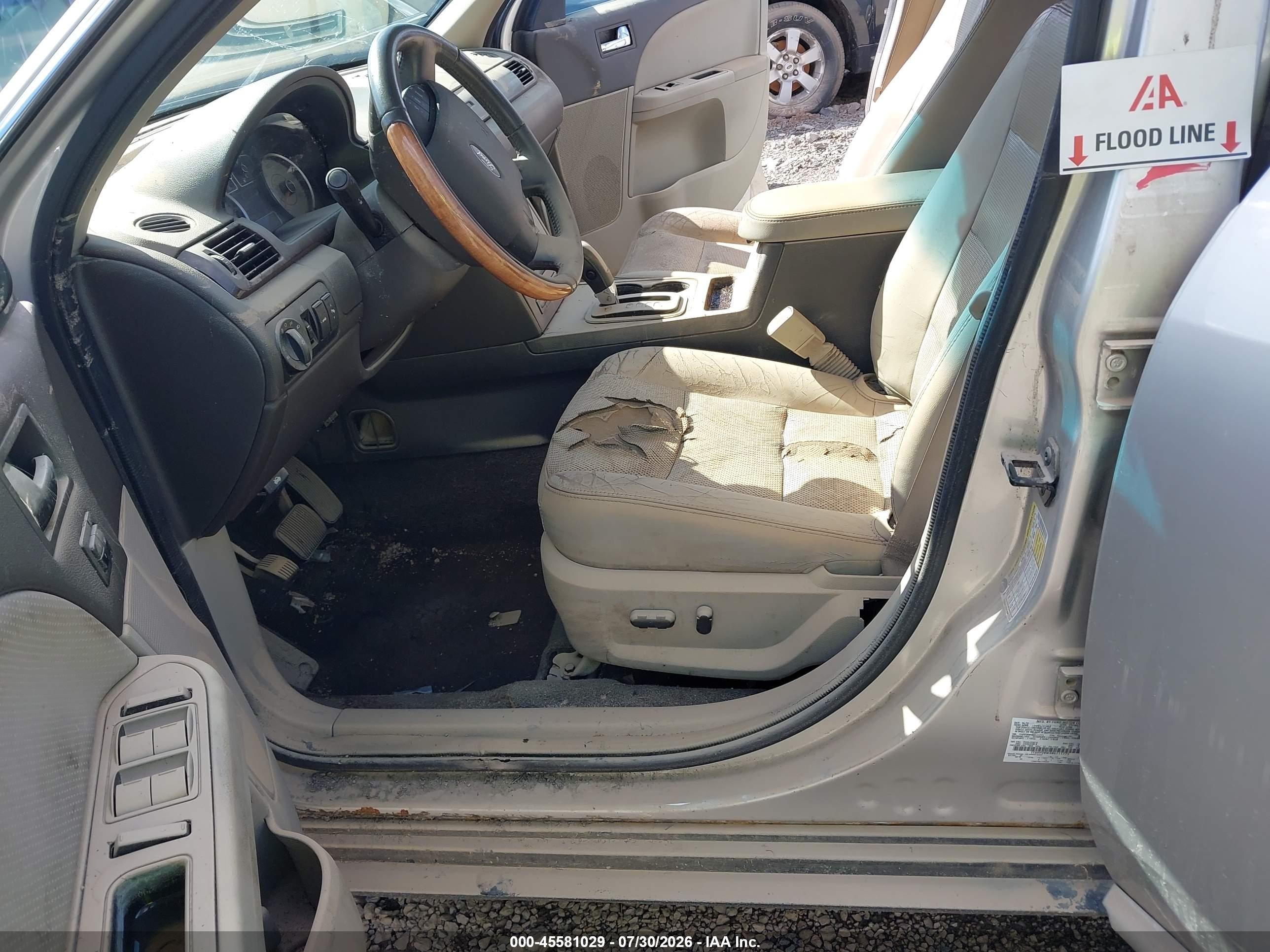 2008 Ford Taurus Limited Silver vin: 1FAHP28W48G111775