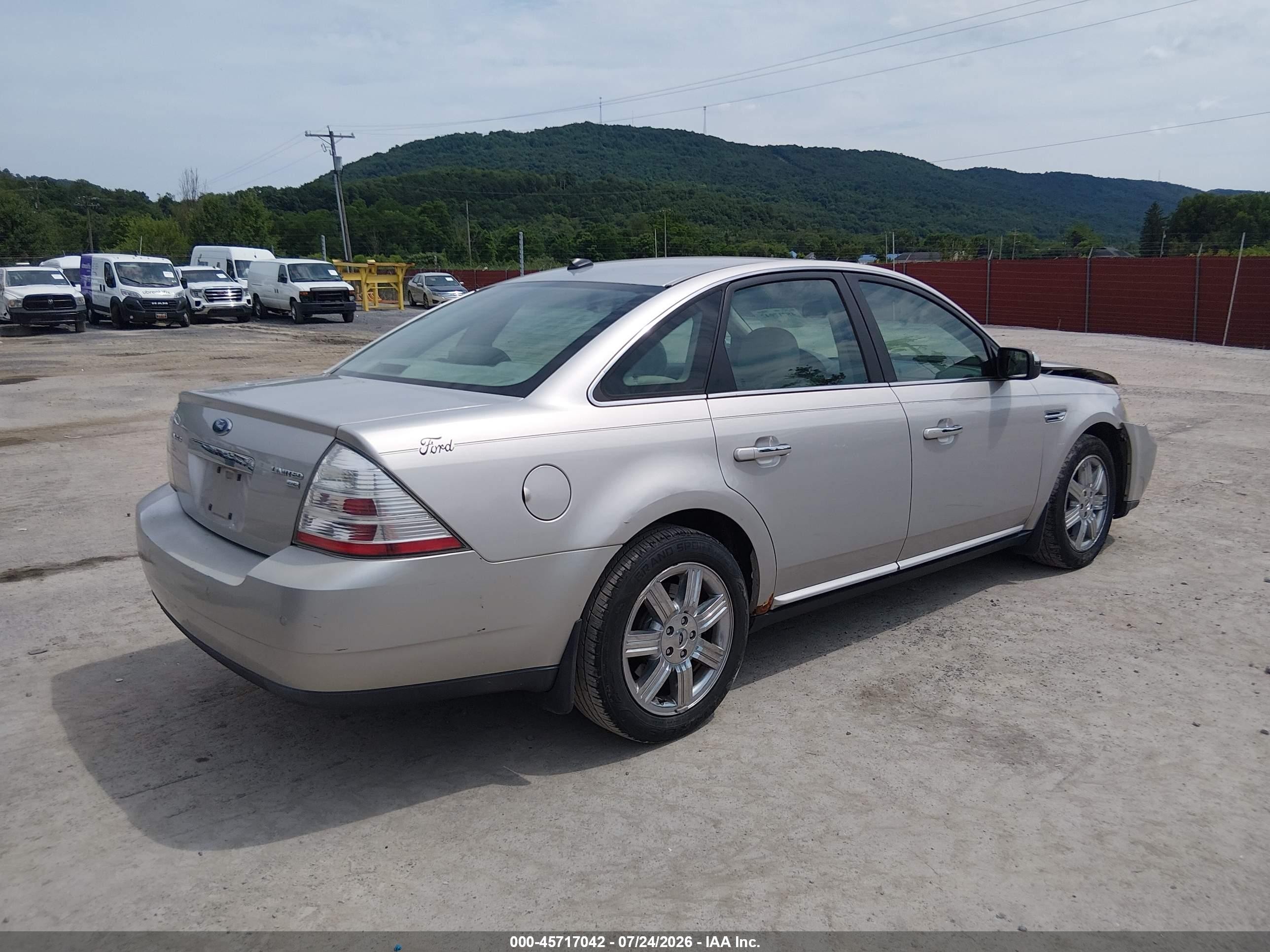 2008 Ford Taurus Limited Серебряный vin: 1FAHP28W78G164468