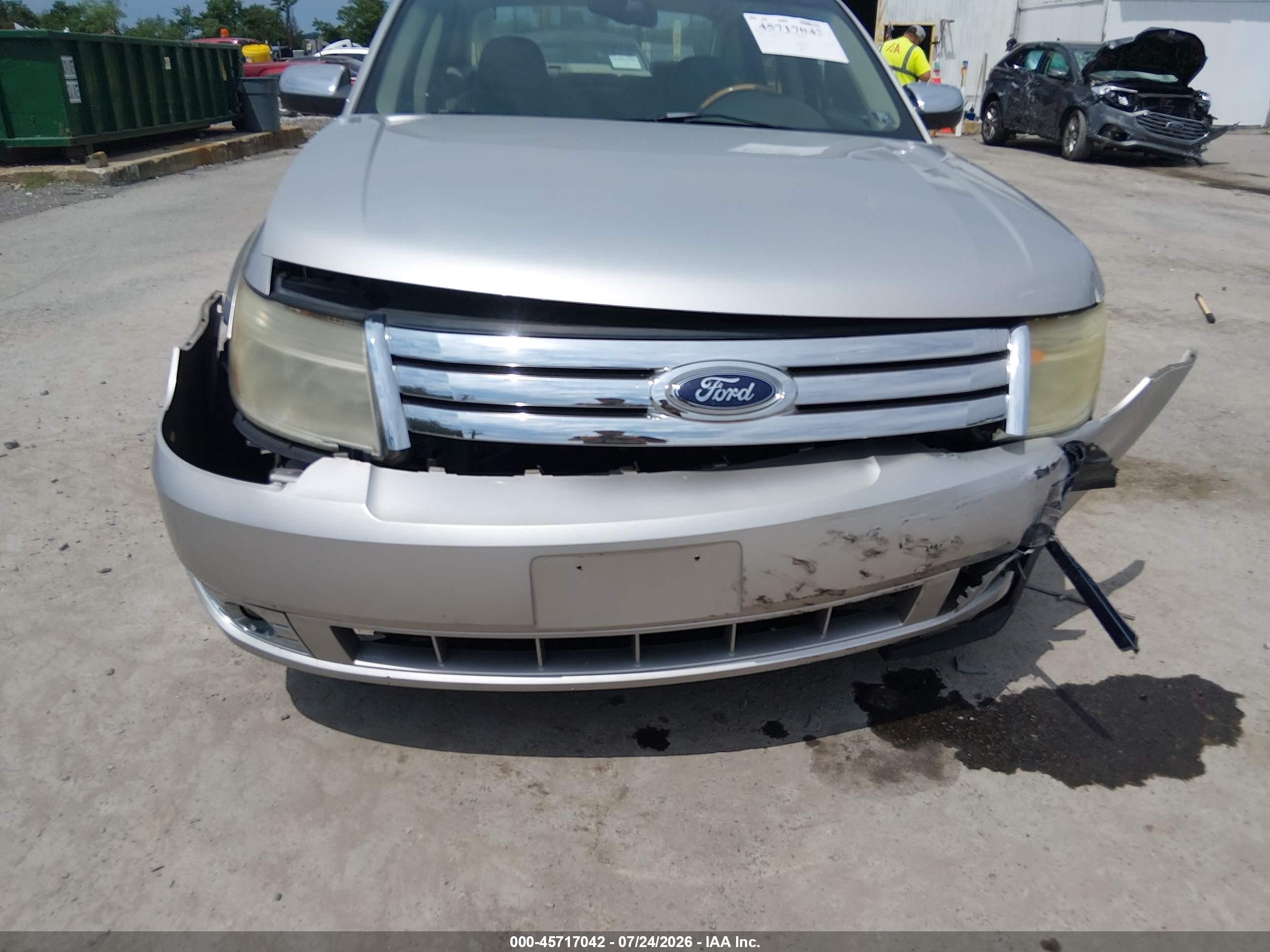 2008 Ford Taurus Limited Серебряный vin: 1FAHP28W78G164468