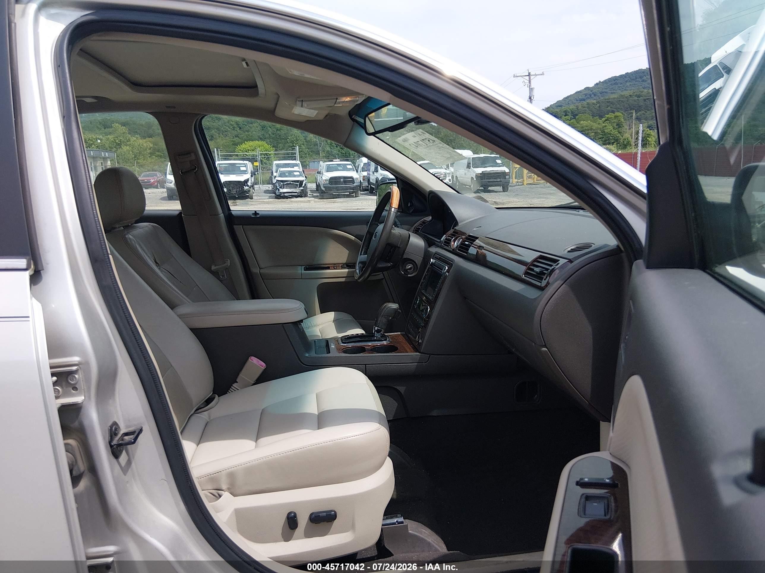 2008 Ford Taurus Limited Серебряный vin: 1FAHP28W78G164468