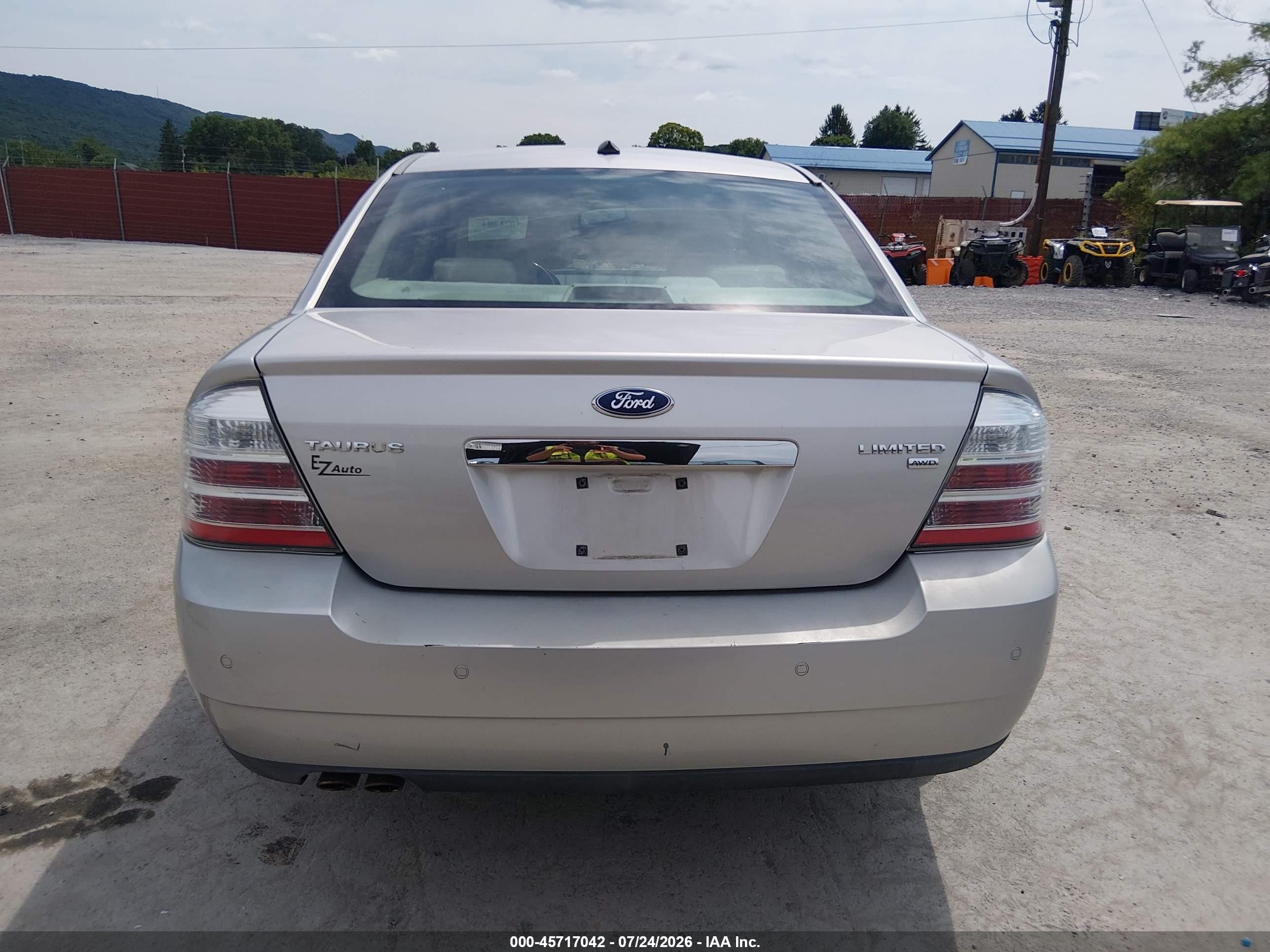 2008 Ford Taurus Limited Серебряный vin: 1FAHP28W78G164468