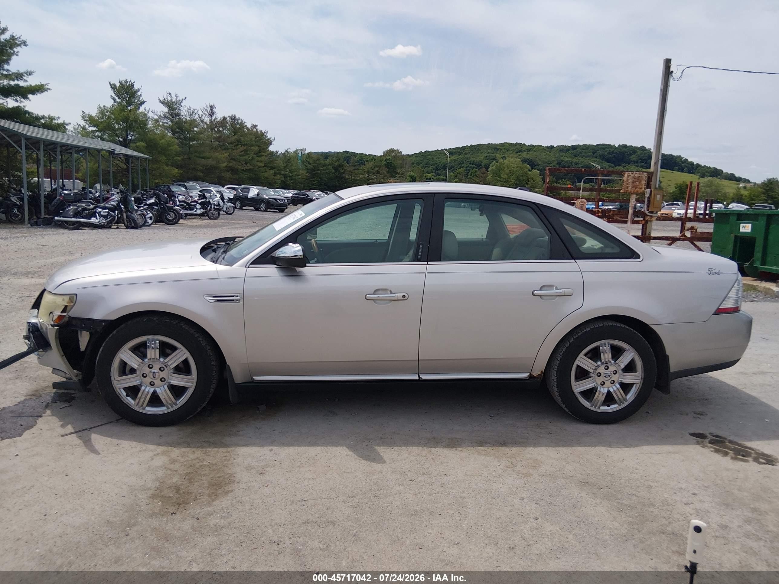 2008 Ford Taurus Limited Серебряный vin: 1FAHP28W78G164468