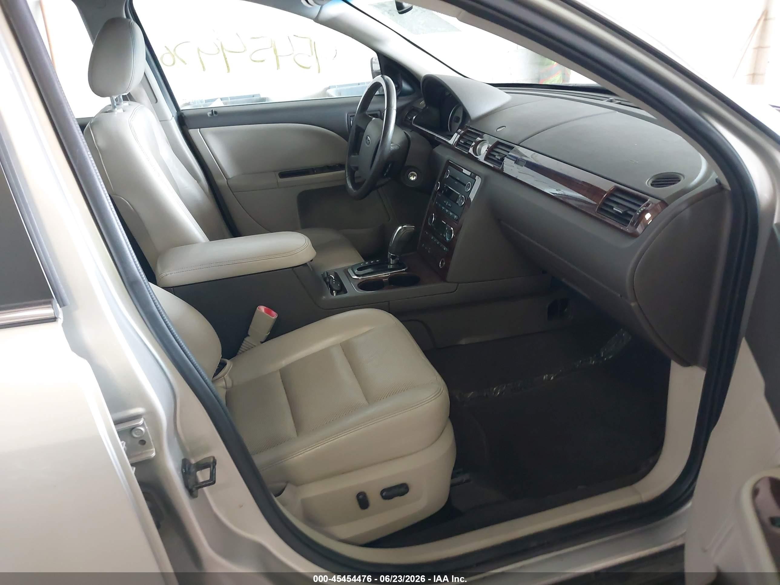 2008 Ford Taurus Limited Silver vin: 1FAHP28W98G134128