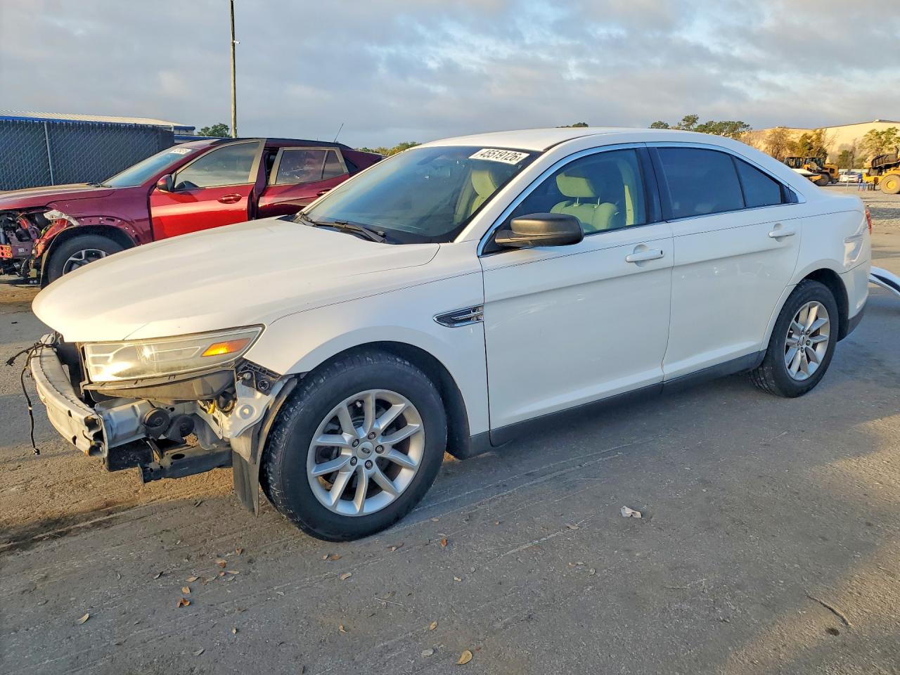 2014 Ford Taurus Se White vin: 1FAHP2D80EG126759