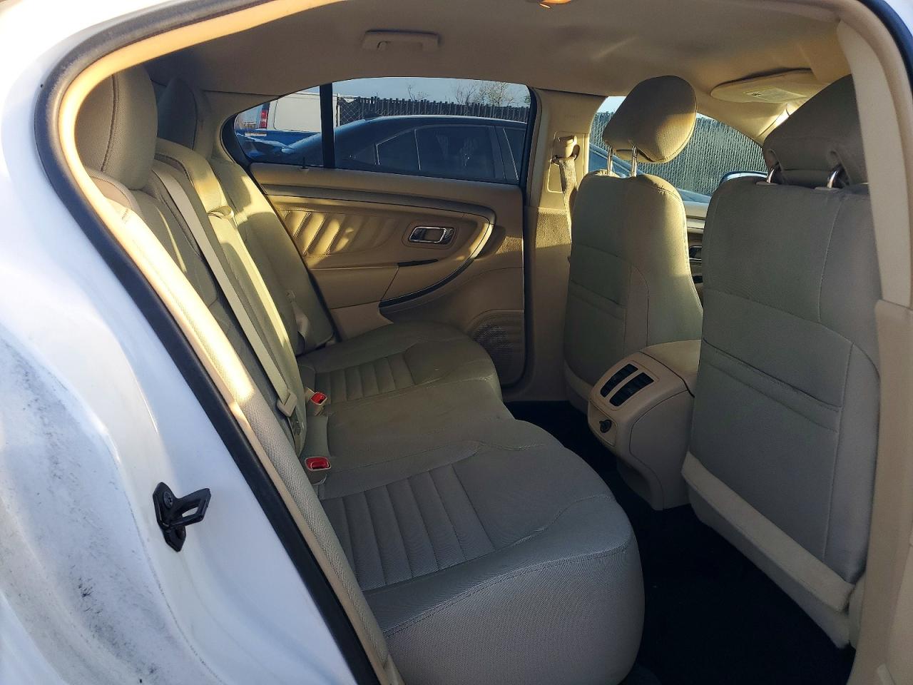 2014 Ford Taurus Se Белый vin: 1FAHP2D80EG126759