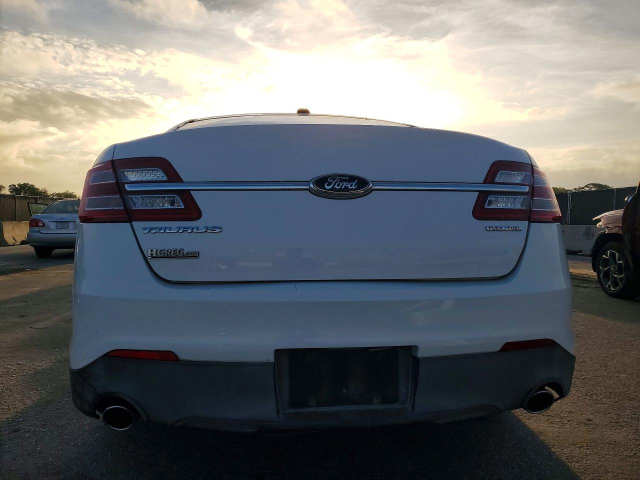 2014 Ford Taurus Se Белый vin: 1FAHP2D80EG126759