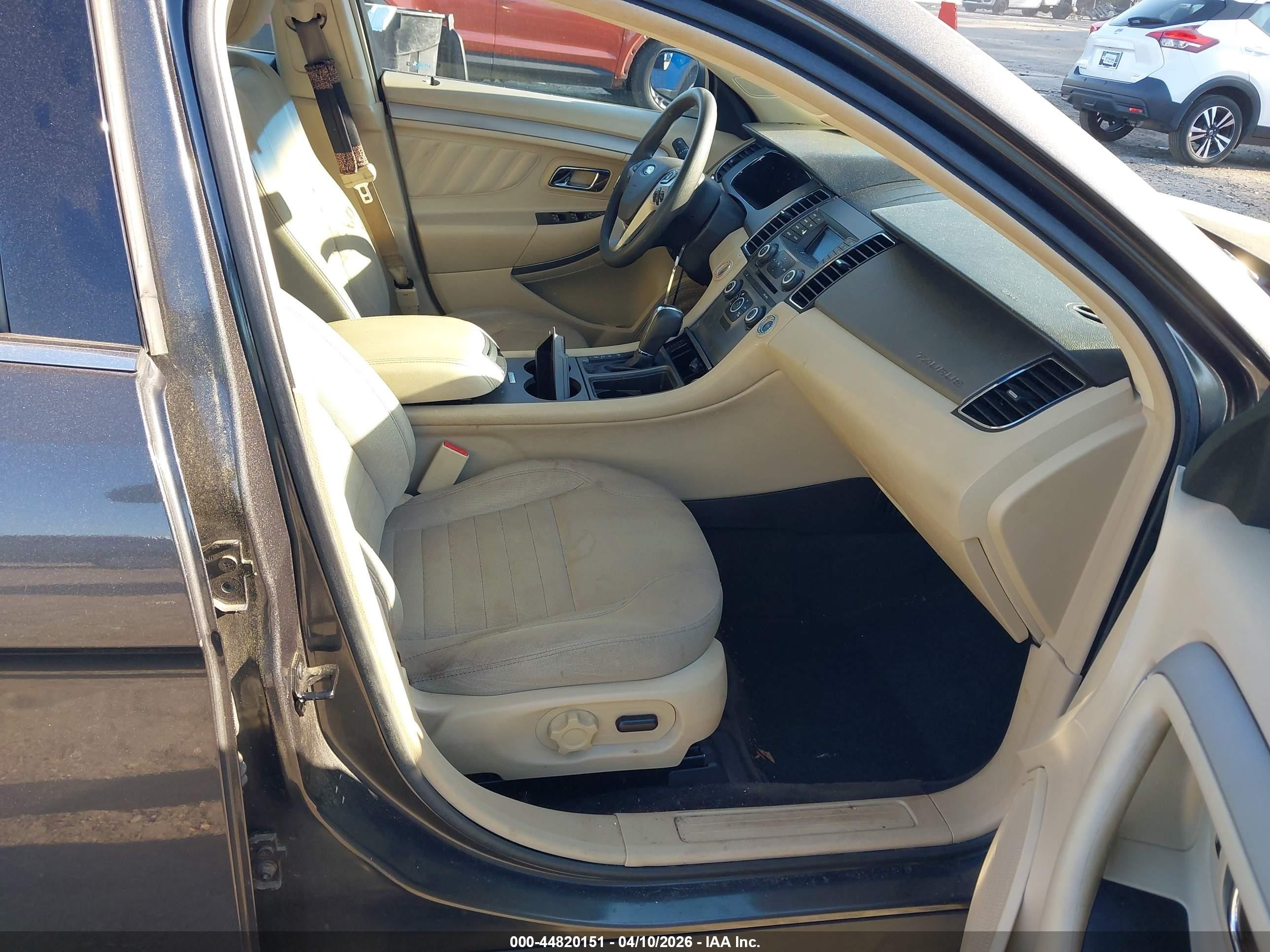 2016 Ford Taurus Se Серый vin: 1FAHP2D80GG134475