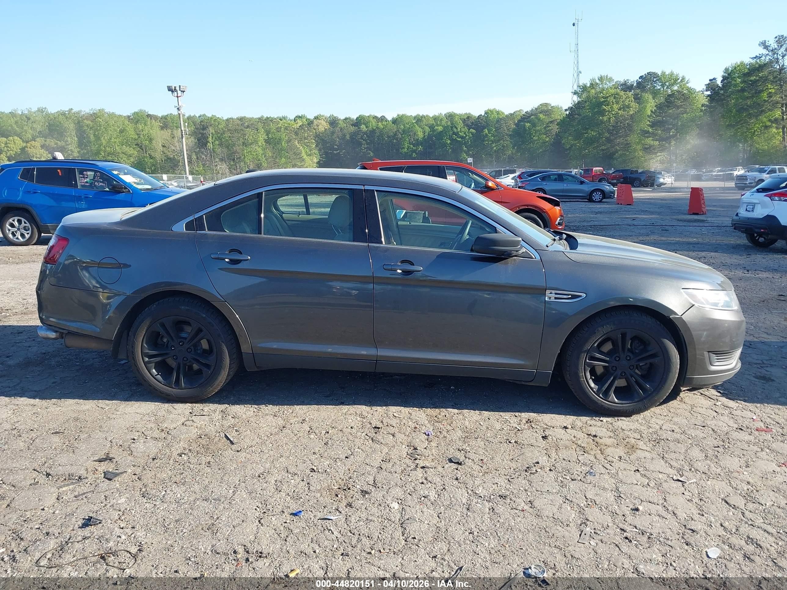 2016 Ford Taurus Se Серый vin: 1FAHP2D80GG134475