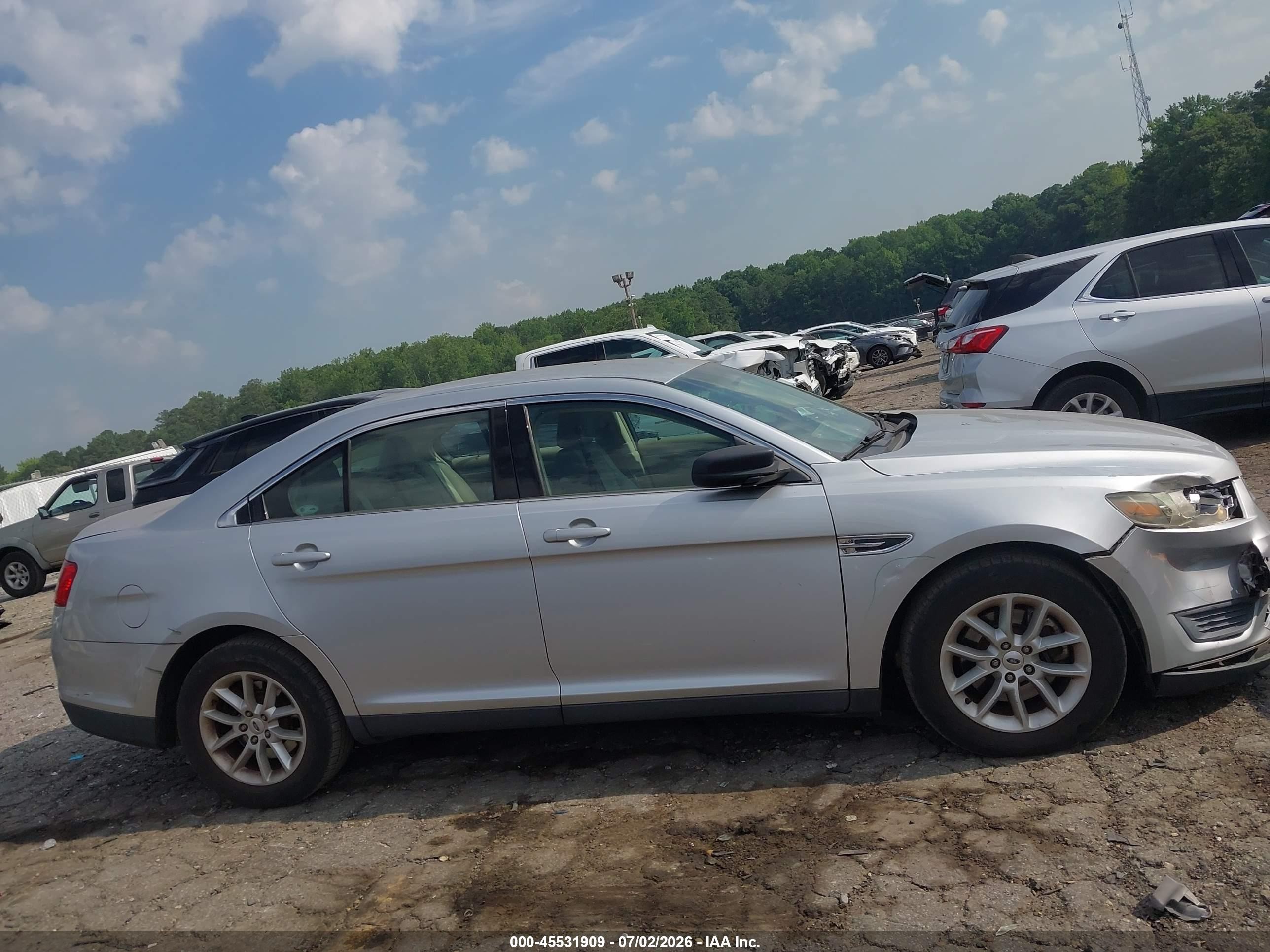 2013 Ford Taurus Se Silver vin: 1FAHP2D81DG106468