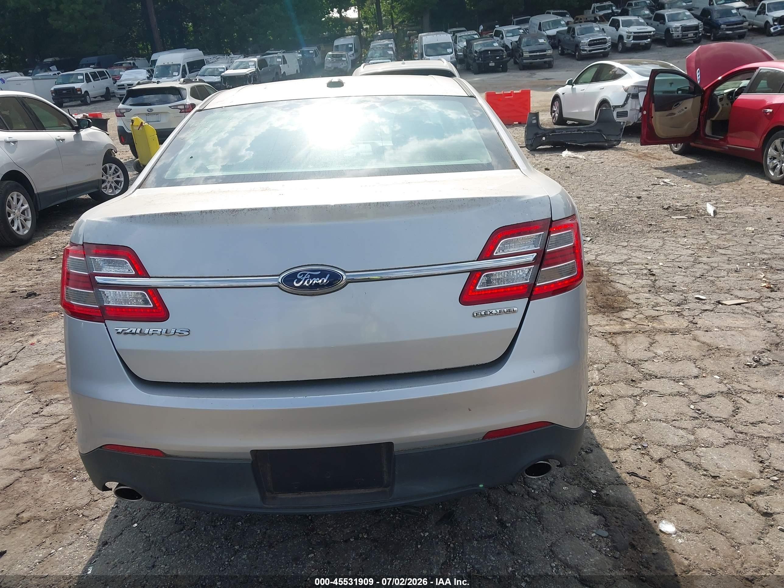 2013 Ford Taurus Se Silver vin: 1FAHP2D81DG106468