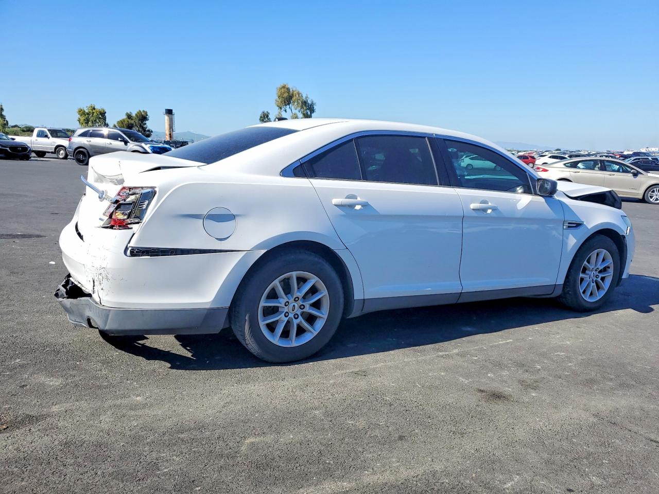 2013 Ford Taurus Se White vin: 1FAHP2D81DG212547