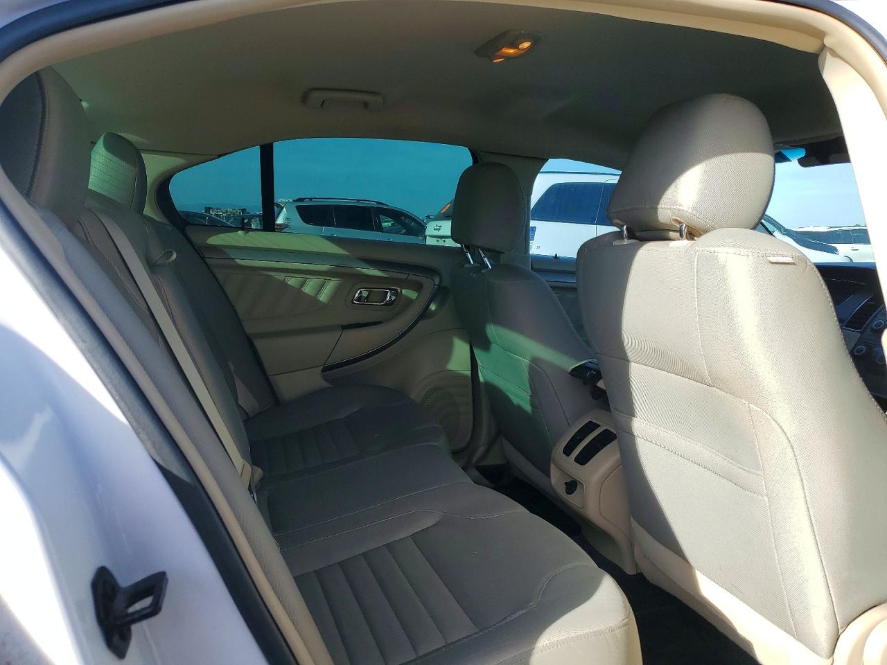 2013 Ford Taurus Se White vin: 1FAHP2D81DG212547