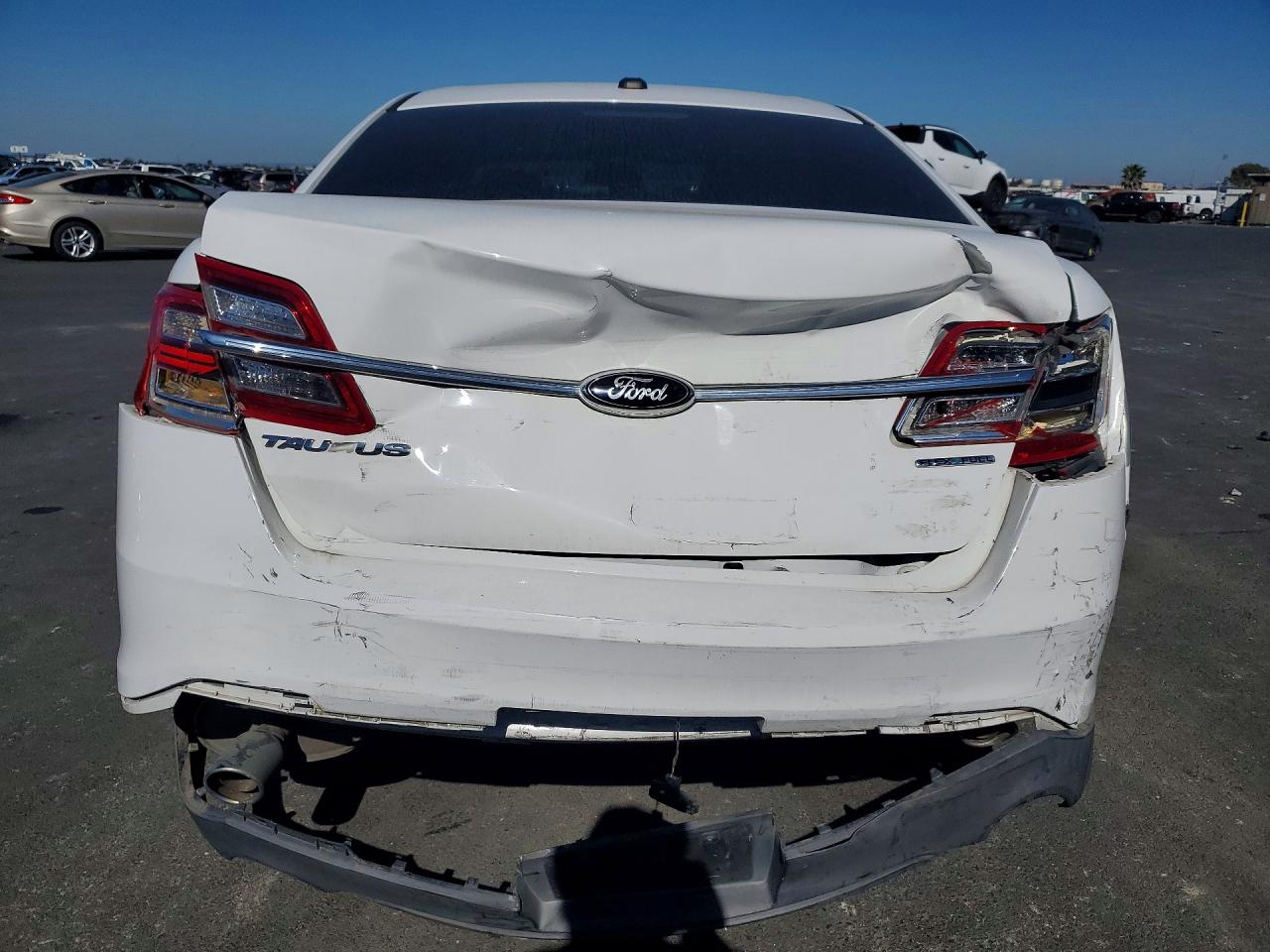 2013 Ford Taurus Se White vin: 1FAHP2D81DG212547