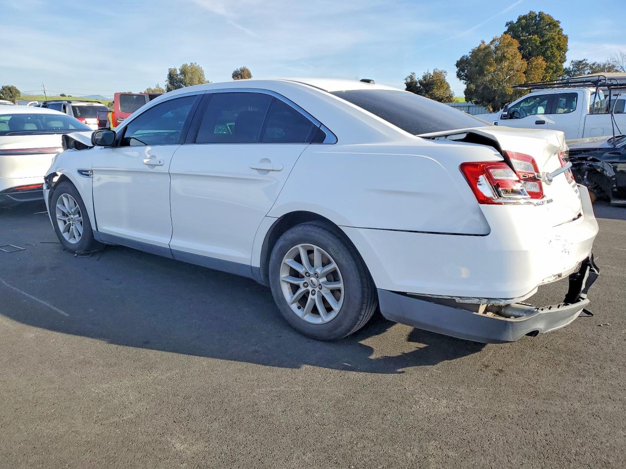 2013 Ford Taurus Se White vin: 1FAHP2D81DG212547