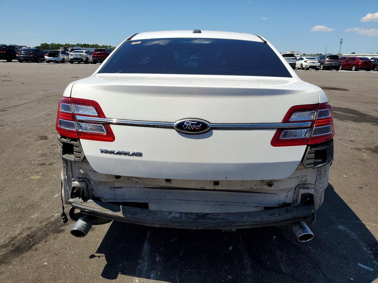 2014 Ford Taurus Se White vin: 1FAHP2D81EG184654