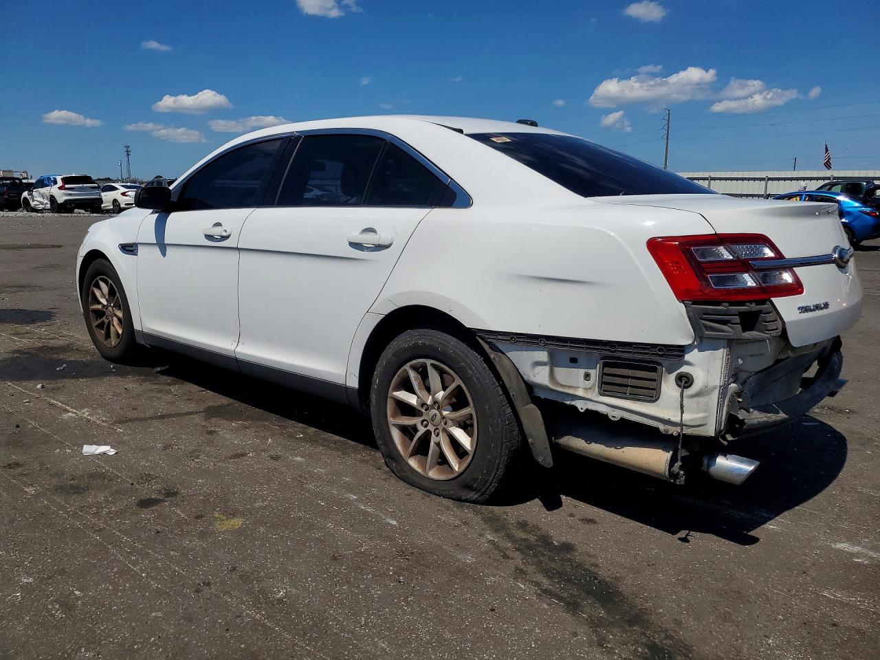 2014 Ford Taurus Se White vin: 1FAHP2D81EG184654