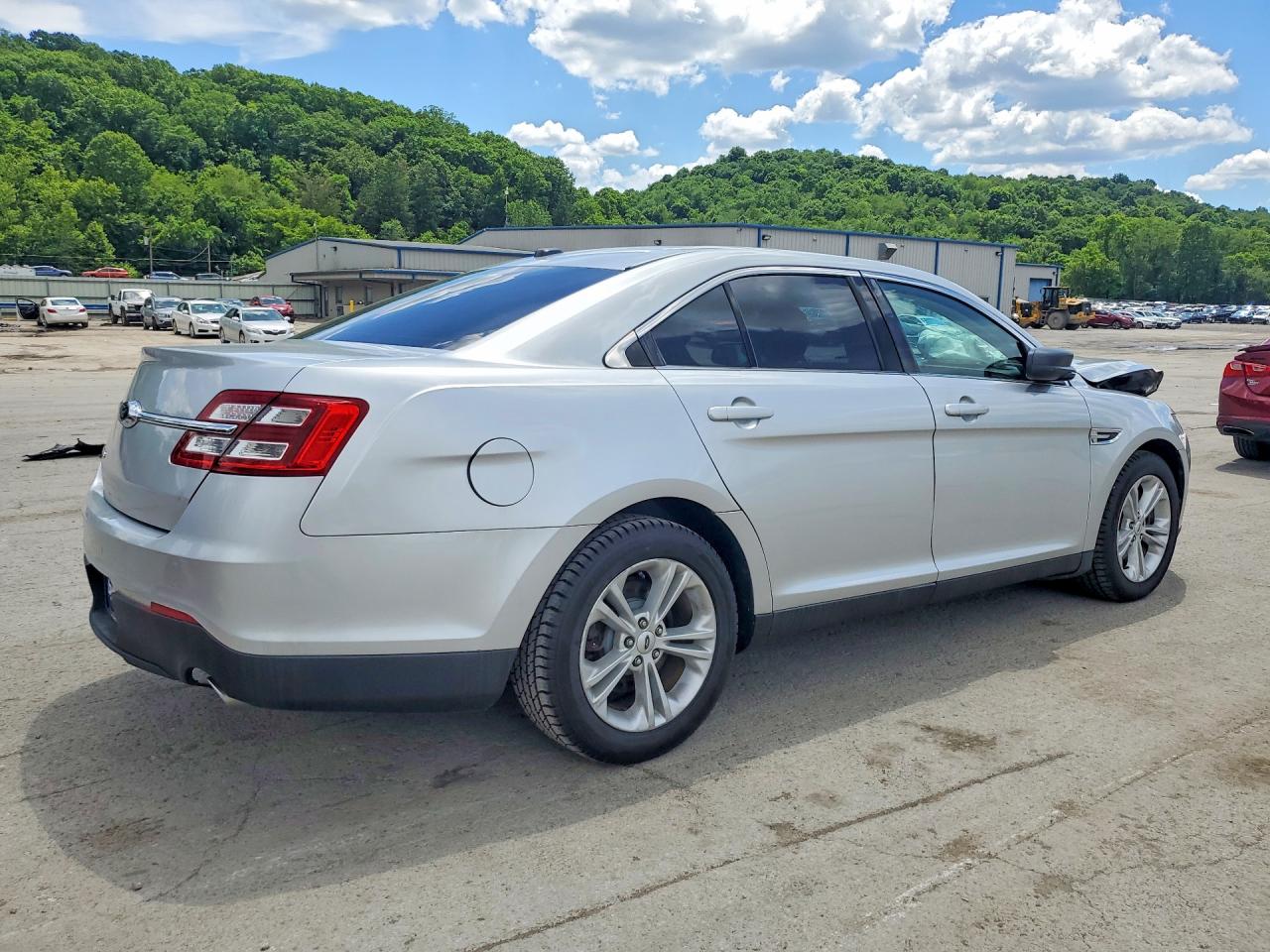 2015 Ford Taurus Se Silver vin: 1FAHP2D81FG165443