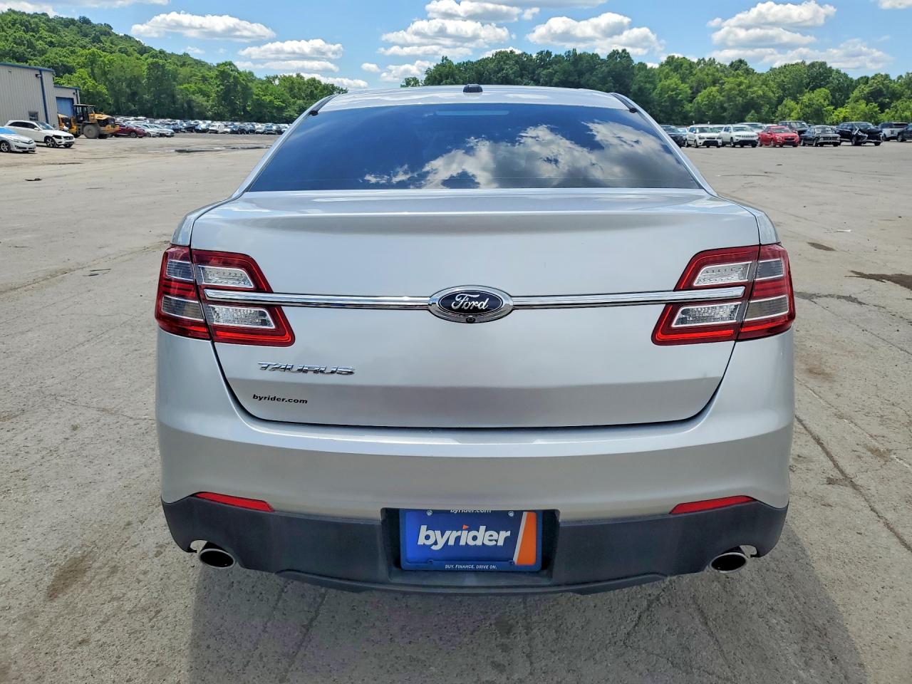 2015 Ford Taurus Se Silver vin: 1FAHP2D81FG165443