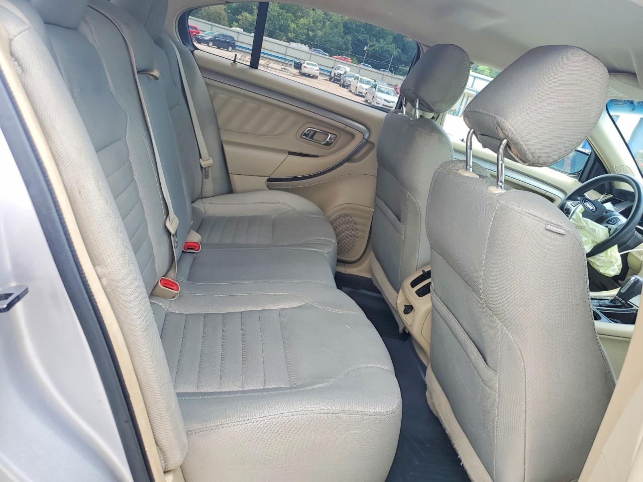2015 Ford Taurus Se Silver vin: 1FAHP2D81FG165443