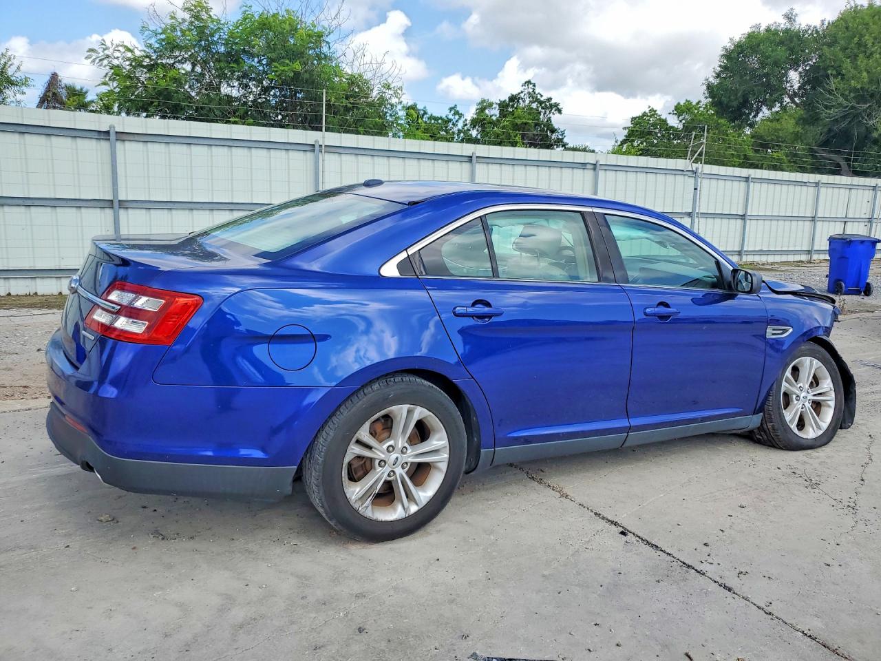 2015 Ford Taurus Se Синий vin: 1FAHP2D81FG207268