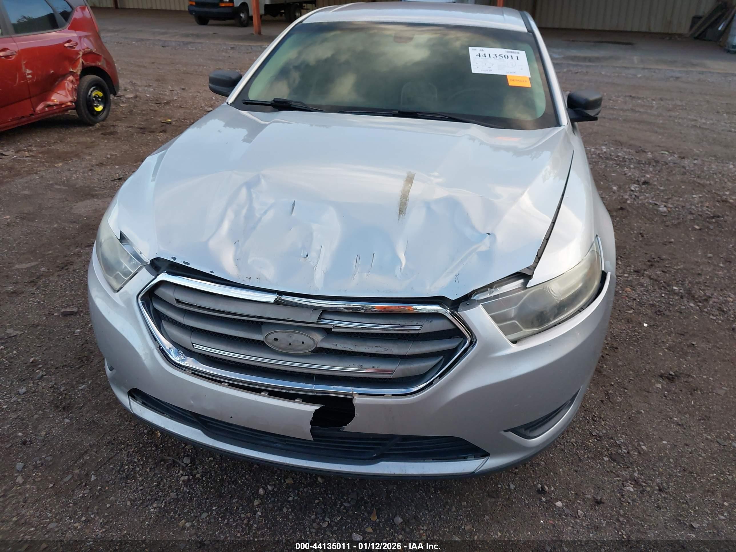 2013 Ford Taurus Se Серебряный vin: 1FAHP2D82DG181860