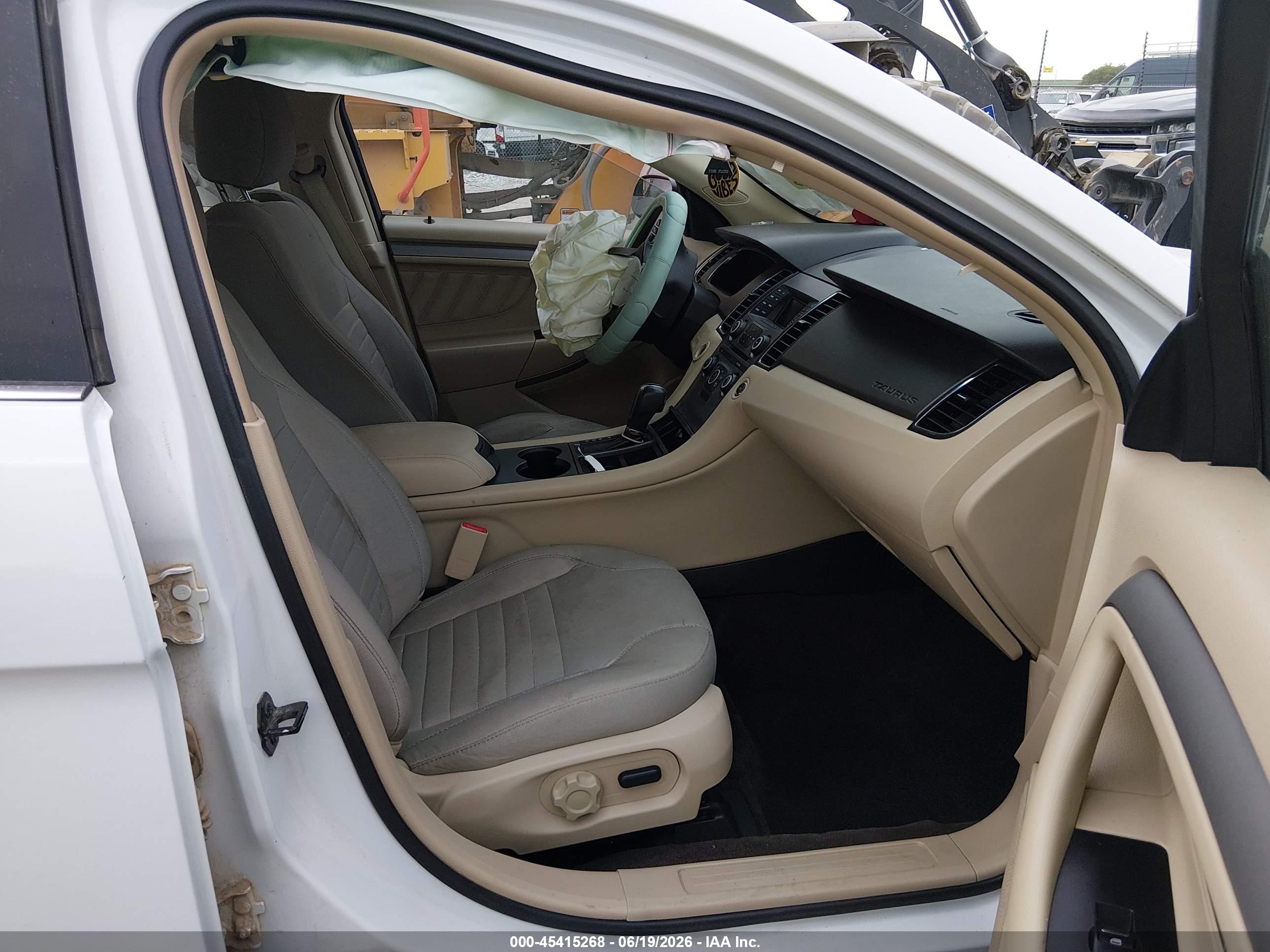 2013 Ford Taurus Se White vin: 1FAHP2D82DG234220