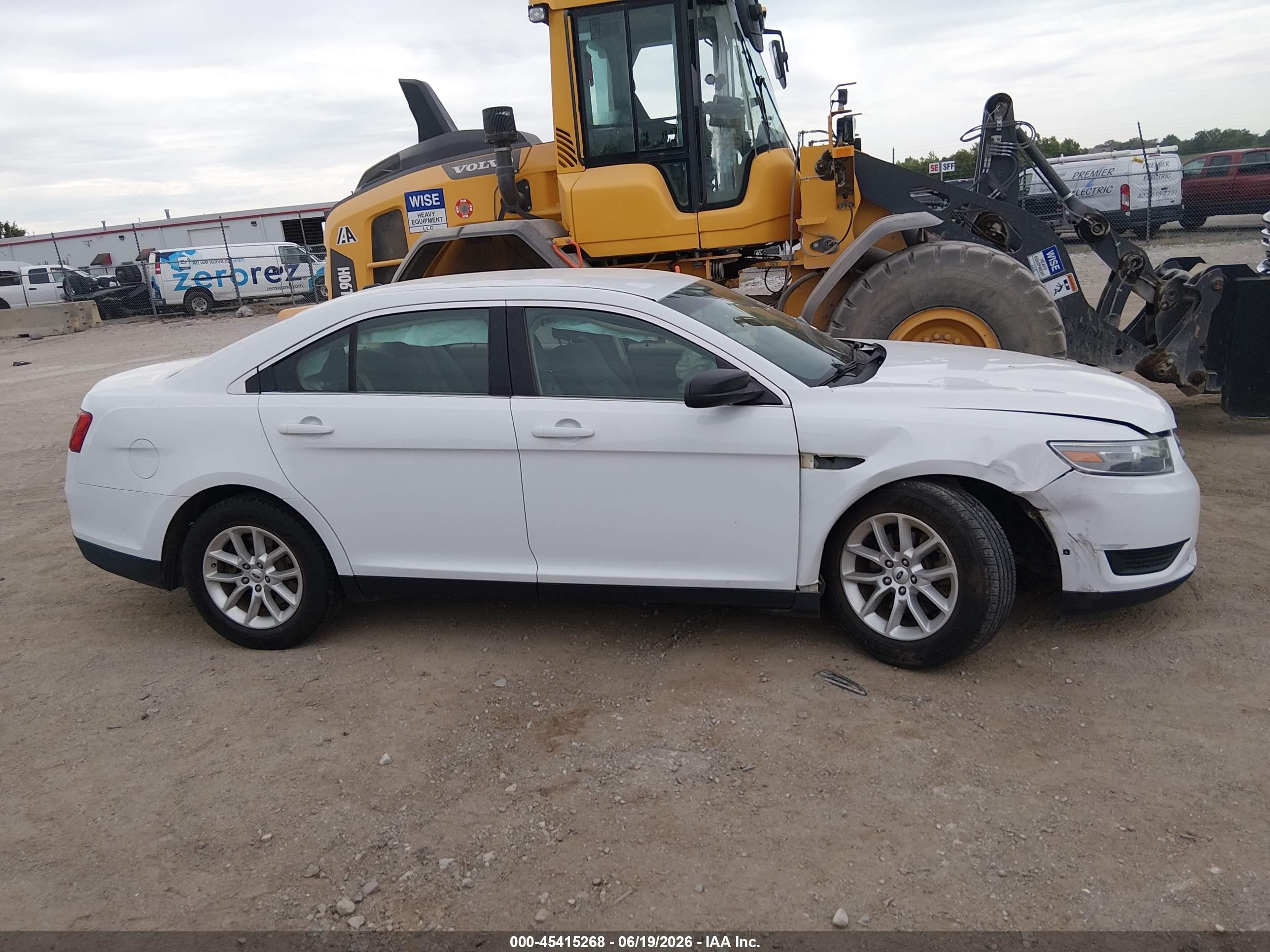 2013 Ford Taurus Se White vin: 1FAHP2D82DG234220